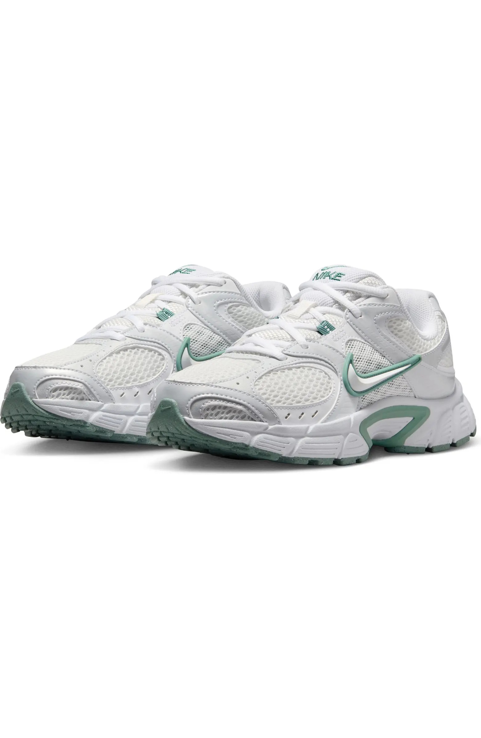 Nike V5 RNR Sneaker (Women) | Nordstromrack | Nordstrom Rack