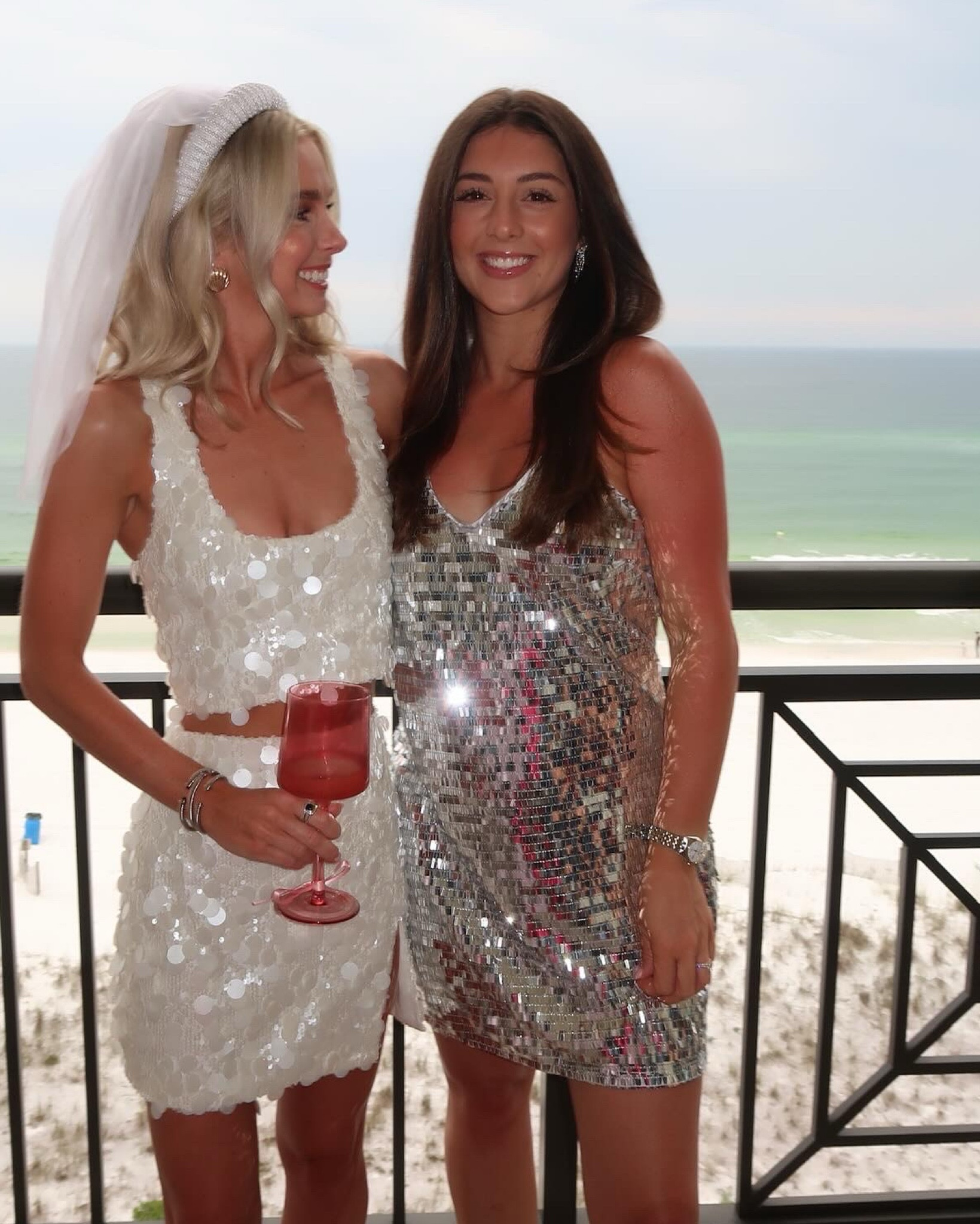 Every girl needs at least one sequin dress in her closest, and this one is on sale for $20! 🤍

#vestique #sequin 