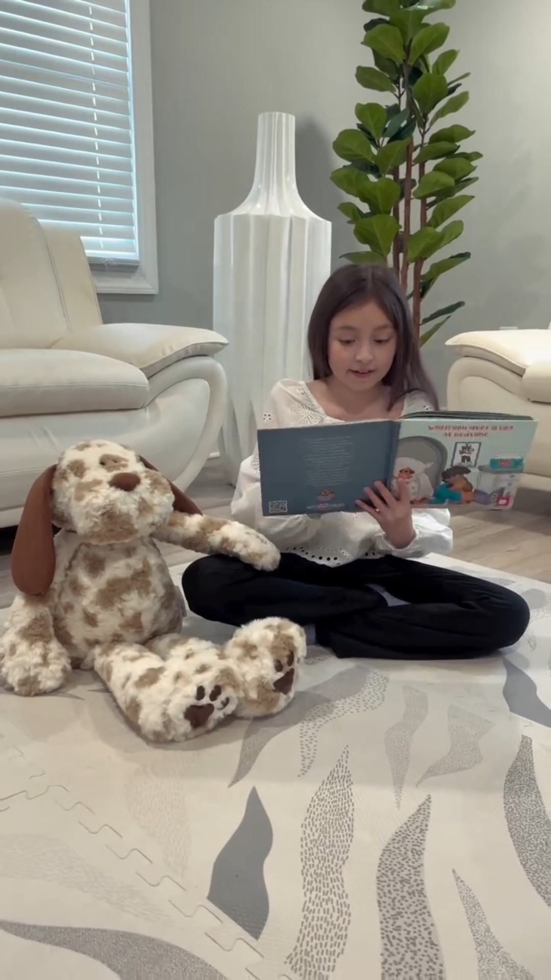 @huggabuddies 
Buddie up with Dog.
This ultra soft and huggable minky Dog plushie is 24” tall with floppy arms and legs, perfect for playing and snuggling! 
Dog is the ultimate companion for playtime, naptime and bedtime for Grace.
She also loves the book which GOes BETTER WITH Dog BigBuddie

“Click the link in my bio to shop + use my code GRING28YLT for 10% off!”

https://l.grin.ai/4v8mev

#huggabuddies 
#lifestyle #dogbigbuddie

#LTKmomlife #LTKstorytime #LTKdayinmylife