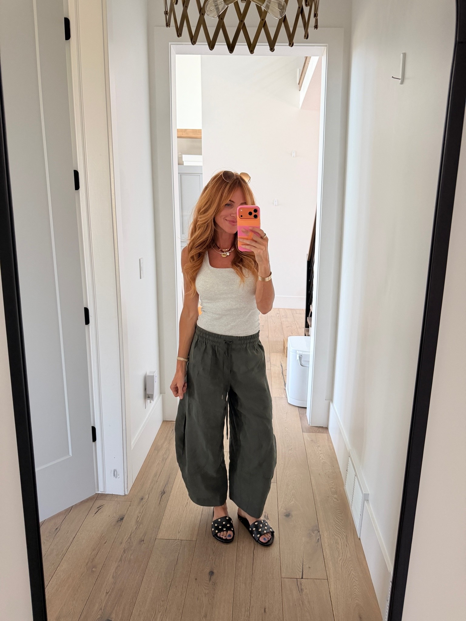 Wearing a small in the tank and pants.. I LOVE these barrel cargos! Code TARA15 saves you 15% off on the pants and code TARA saves you 10% on the shoes. @beek @Ruti @Aritzia

#LTKootd