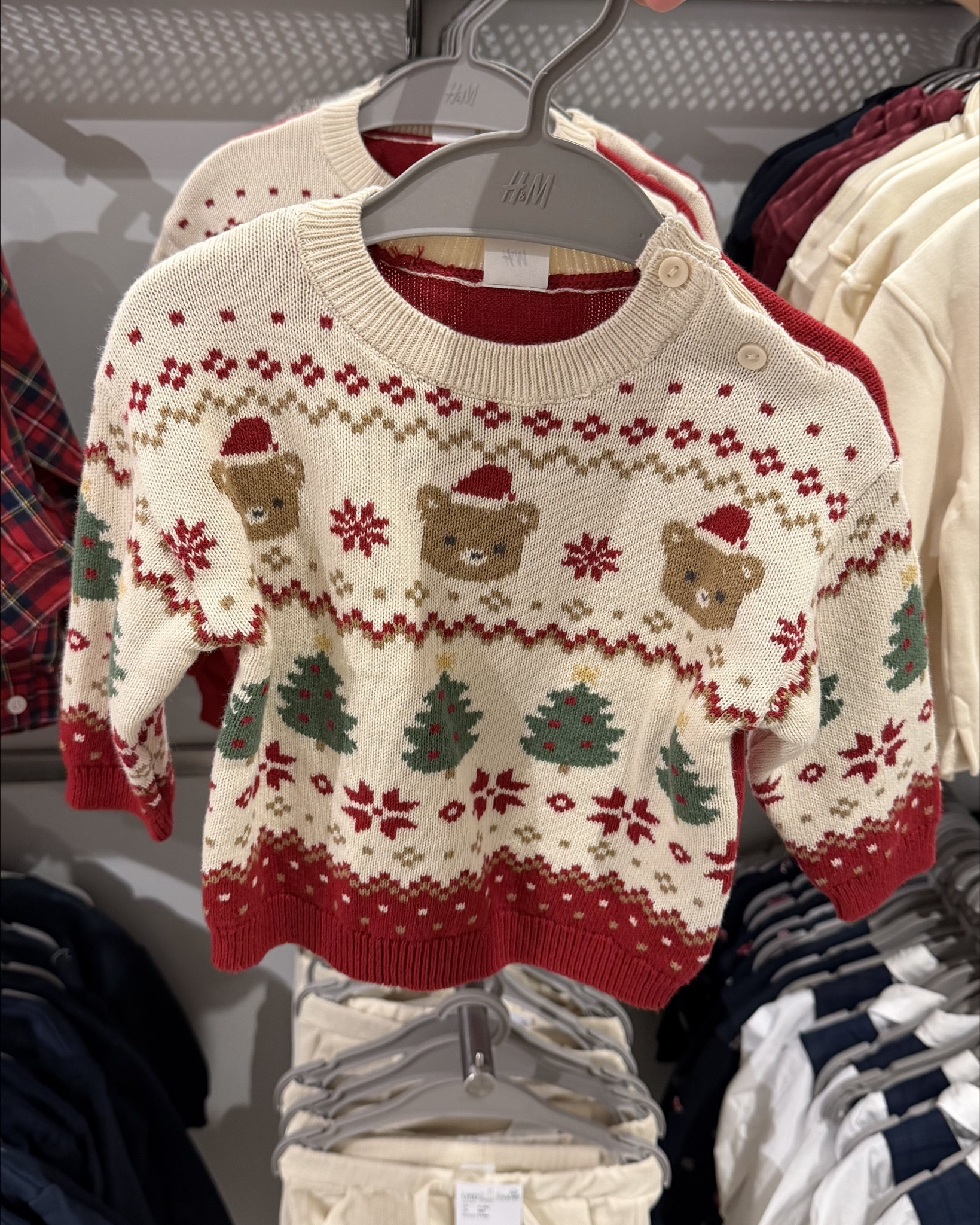 The cutest Christmas sweaters for toddlers at H&M


toddler holiday style, holiday sweaters 

#LTKHoliday #LTKKids #LTKFindsUnder50