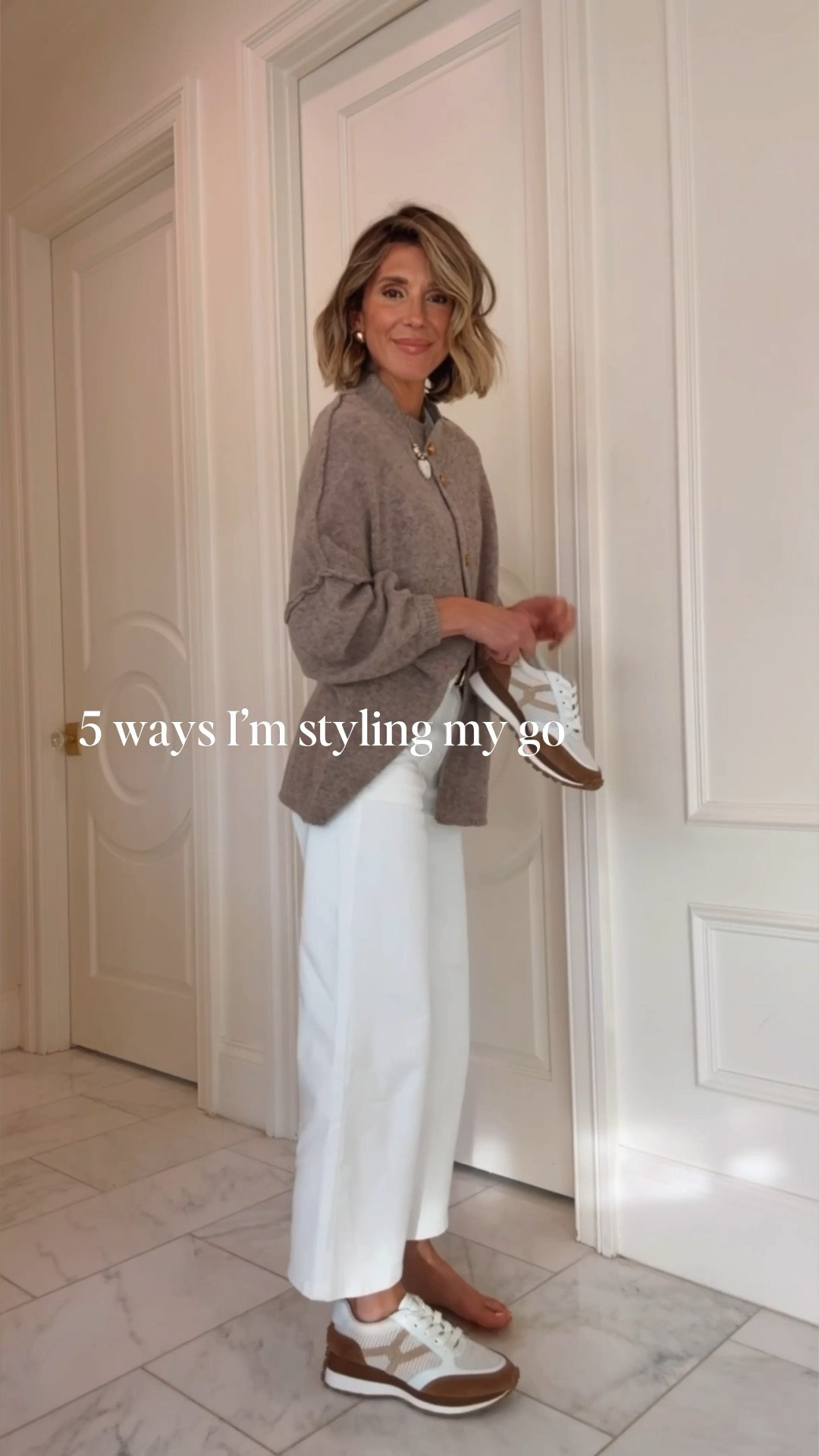 White jeans I'm loving and outfits I'm wearing g them with. Both pairs have similar fit and fit tts - I'm 5'7 for reference wearing my true size 25