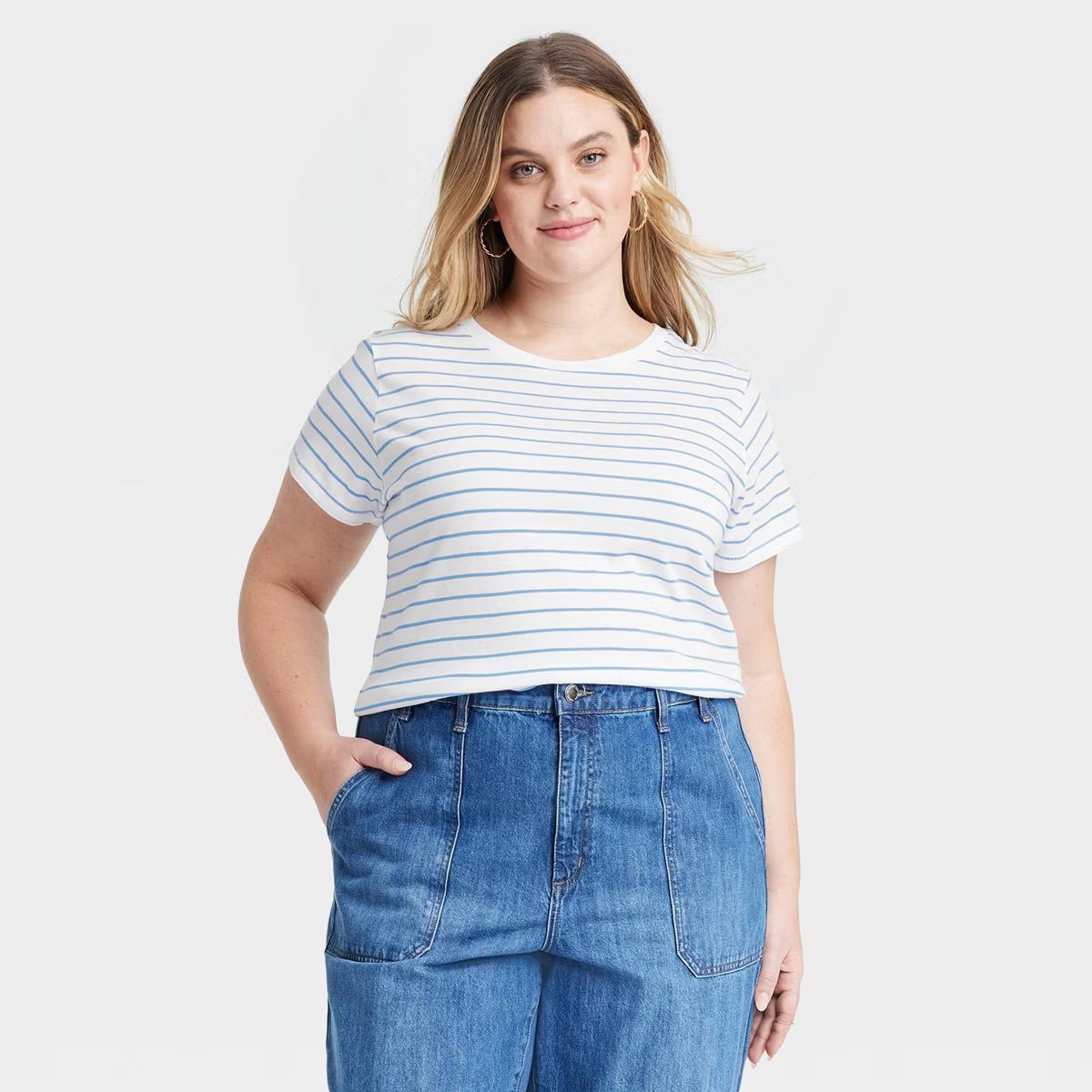 Women's Shrunken Short Sleeve T-Shirt - Universal Thread™ | Target