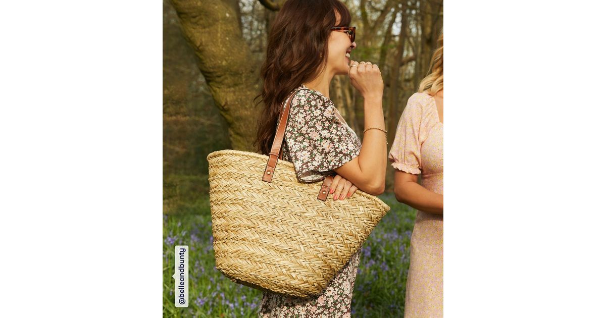 Tan Straw Tote Bag
						
						Add to Saved Items
						Remove from Saved Items | New Look (UK)
