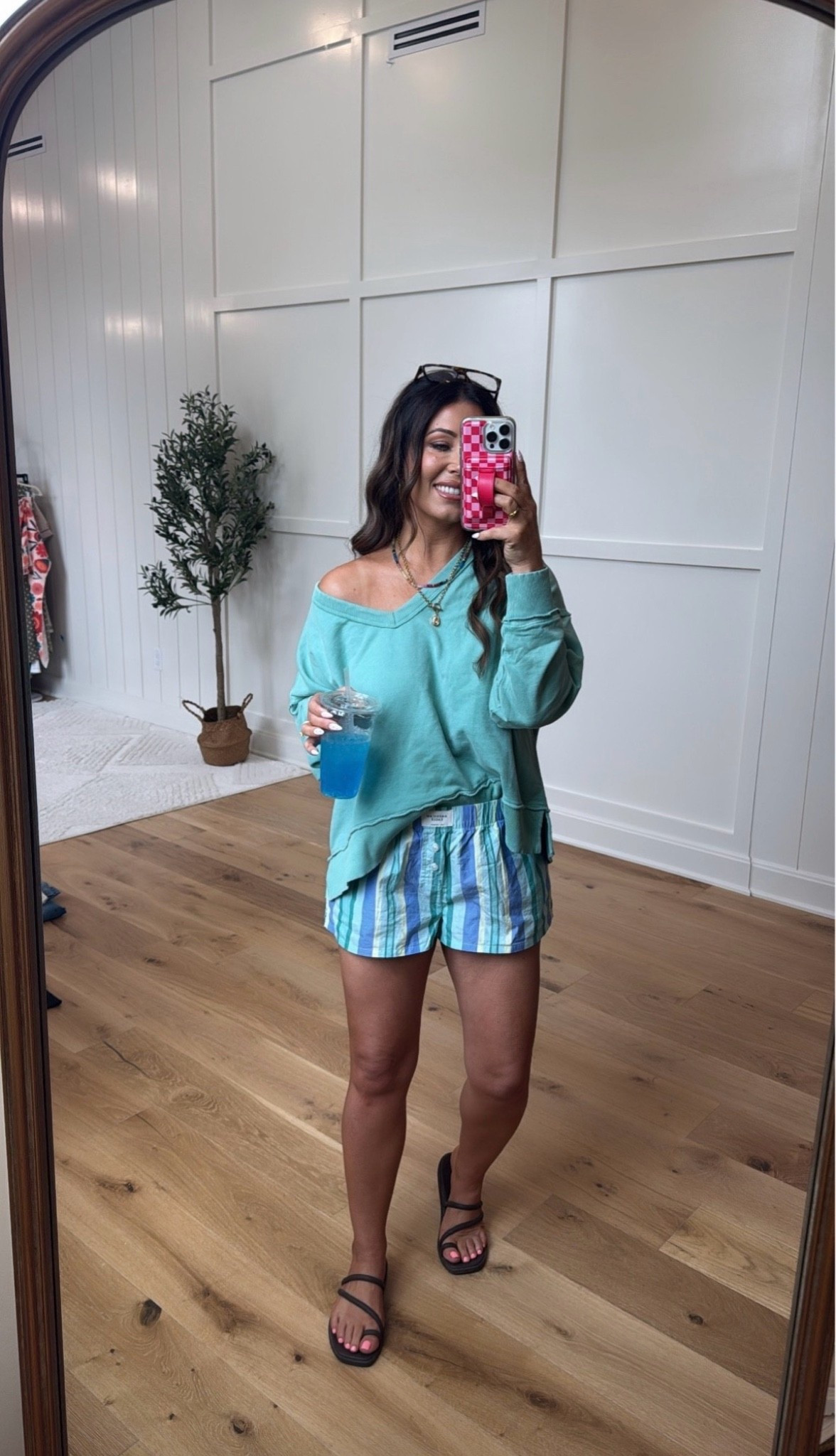 Elevated lounge wear that you can actually wear outside of the house? Yes please! These @Aerie pieces are on sale now and so so cozy! Perfect for lounging around or going to run errands 🙈 best of both worlds!?

#LTKgrwm #LTKootd #LTKmomlife