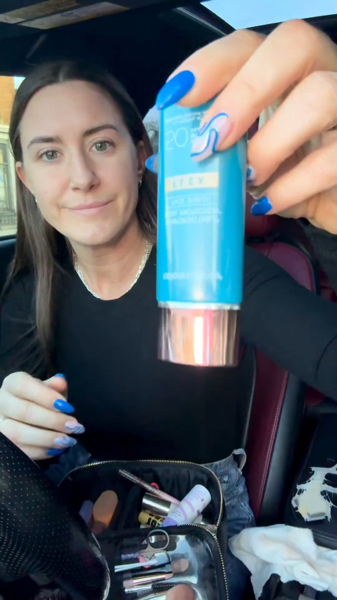 Makeup on the go

#LTKBeauty #LTKmorningroutine