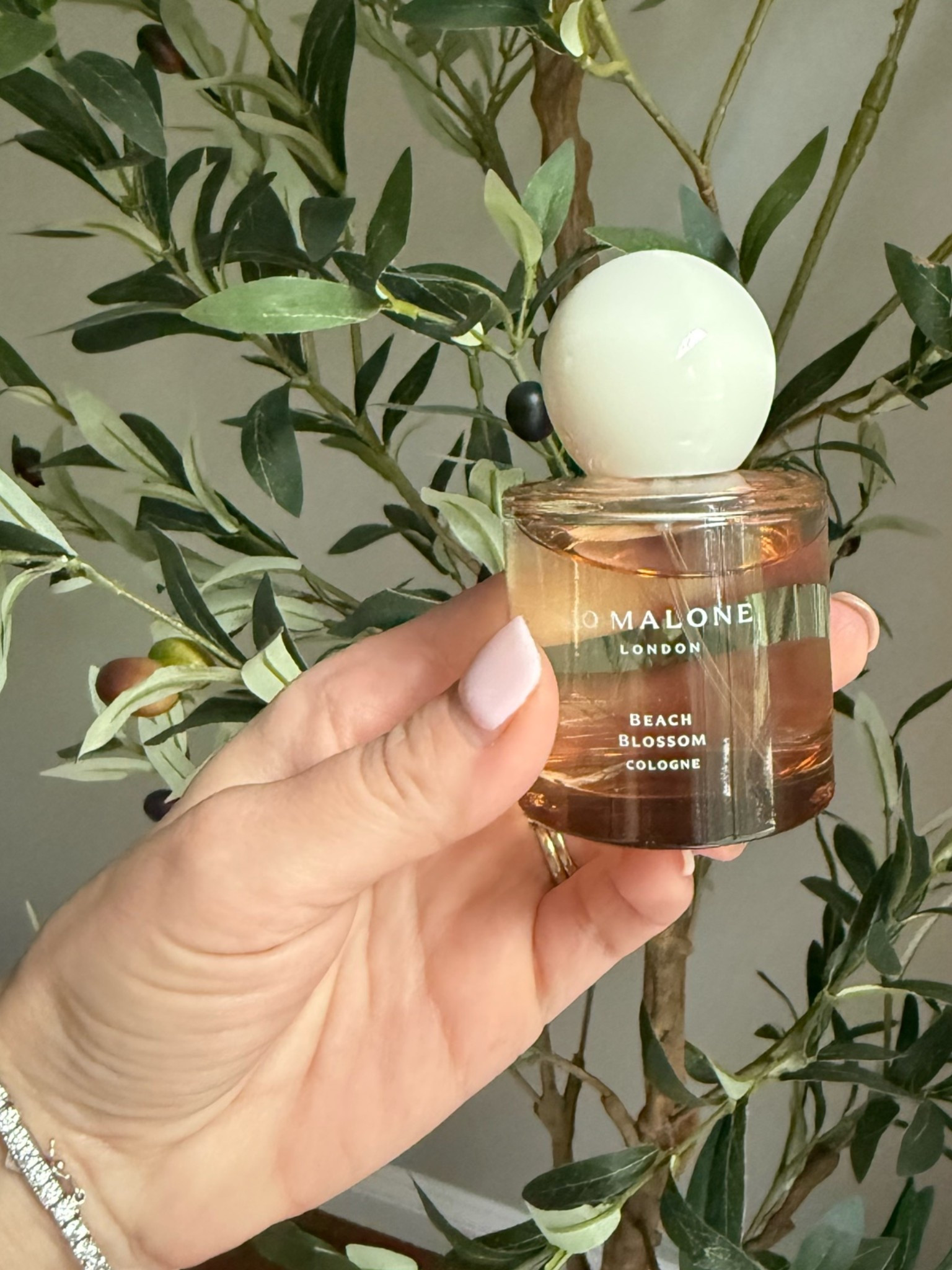 This scent is so good! Perfect for spring and summer and lasts all day!

#LTKMothersDay #LTKselfcare #LTKBeauty