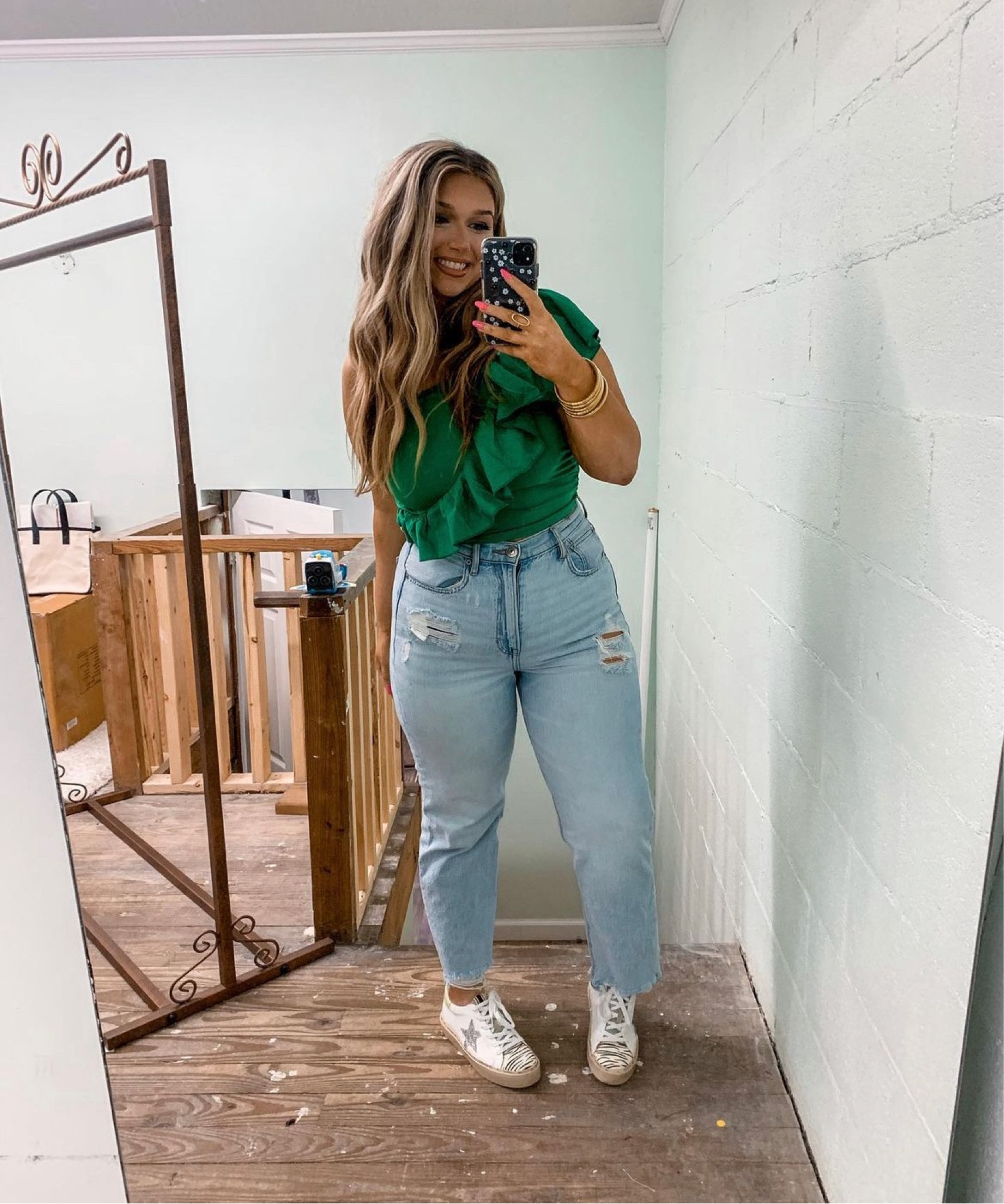 SALE 🚨🚨🚨 this top is $5!!!!! I’m wearing a large for reference! Jeans are size 12!!! 

#LTKcurves #LTKsalealert #LTKunder50