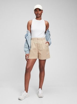 High Rise Pleated Khaki Shorts with Washwell | Gap (US)