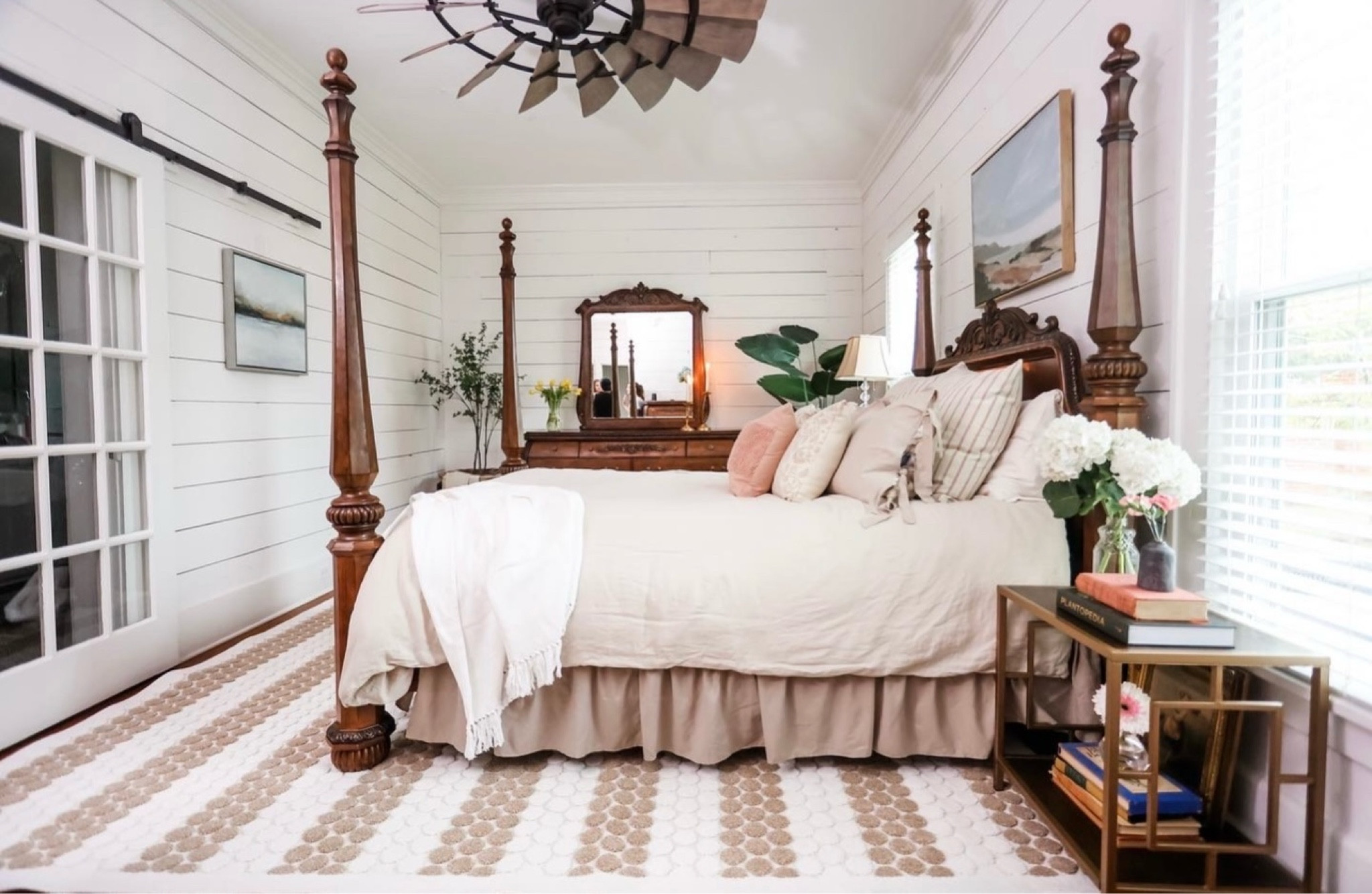 Neutral bedroom Inspo! 

Neutral bedroom decor, neutral bedroom, interior design, decorative home, home inspo, tan home decor 




#LTKStyleTip #LTKHome