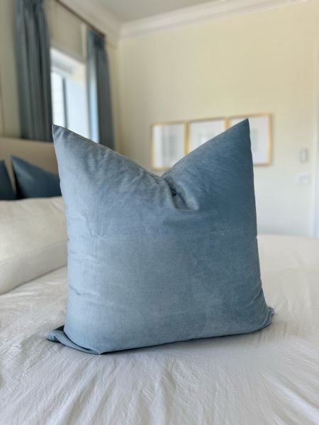 THE BEST pillow cover and pillow insert. I cannot believe these pillow covers are so affordable.

Make sure to size down 2” for the cover compared to the pillow  

#LTKHome