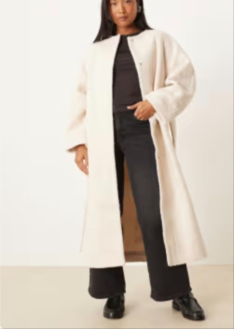 Abrigo de vestir largo. White winter Petite fashion coat.

#LTKPetite #LTKMidsize #LTKootd