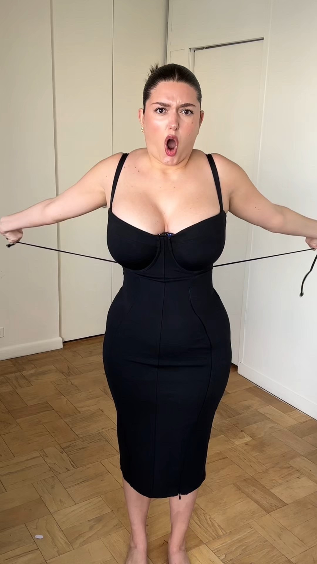 Wearing a size L and G+ cup!


#LTKMidsize