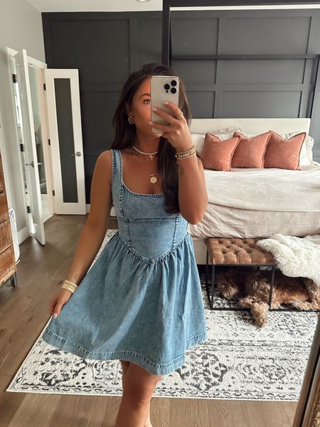 The perfect fitting denim dress 

Spring 
Denim 
Dress 
Easter outfit 
Vacation outfit 

#LTKstyletip #LTKSeasonal