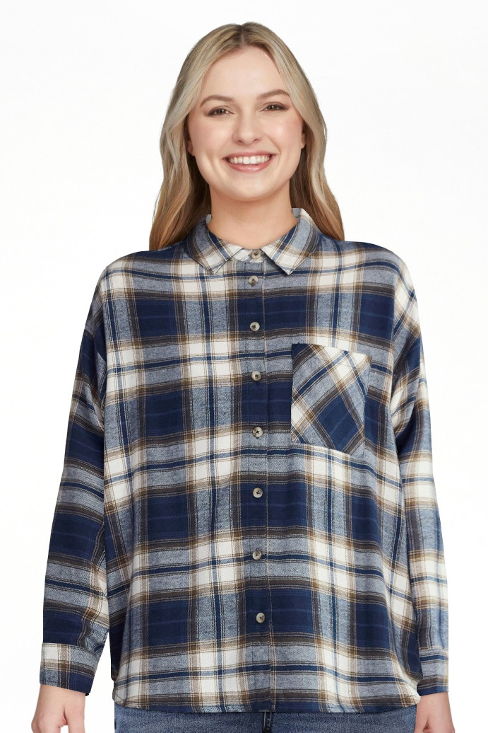 No Boundaries Slouchy Flannel Shirt with Side Pockets, Women's | Walmart (US)