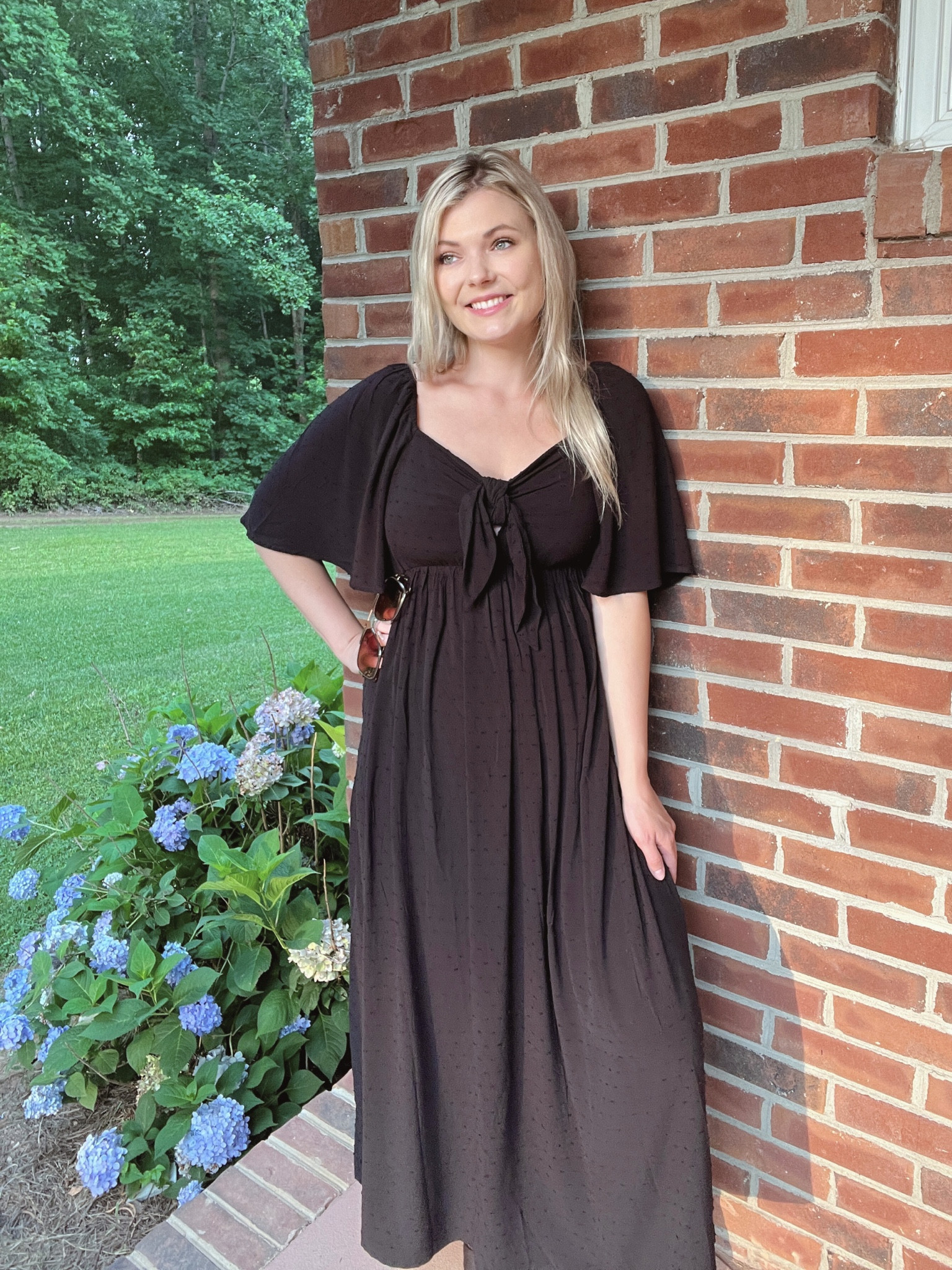 Women’s maternity flutter sleeve dress under $30 at Walmart by Destination Maternity 

Affordable summer spring looks outfit, style



#LTKbump #LTKunder50 #LTKfamily