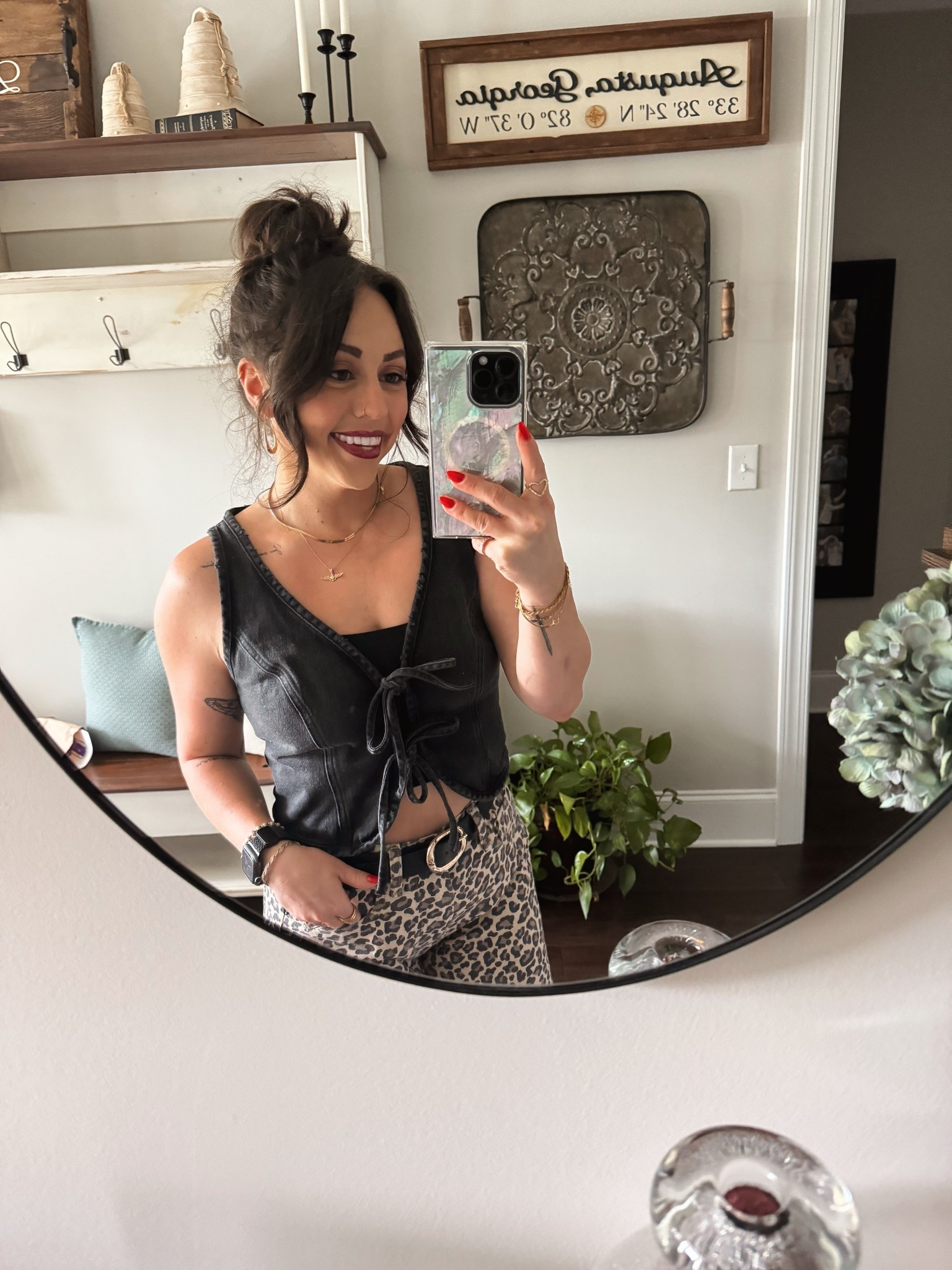 I’m 5’0” and 125lbs with an athletic build. My tops size is XS/S and pant size is 25 short at Abercrombie. The pants and top run tts  