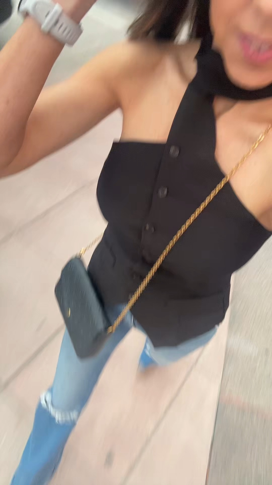 Obsessed with @Commense lately! 😍😍
@American Eagle Outfitters  sale! Jeans are my fav!! 

Matt Rife comedy show
Commense 

LV purse not tagged
