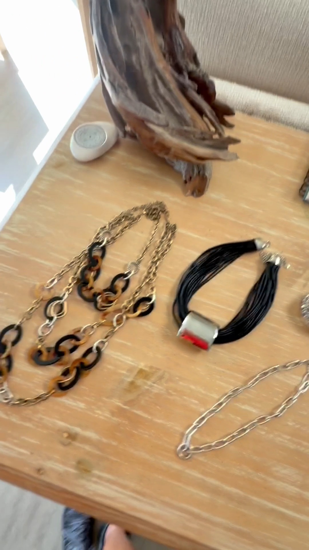 Chico’s has the best accessories. I have been collecting them for 20 years. Value for quality is unmatched
Necklaces, bracelets, earrings, scarves, broaches, bags, hats and more

#LTKOver40 #LTKgrwm #LTKWorkwear