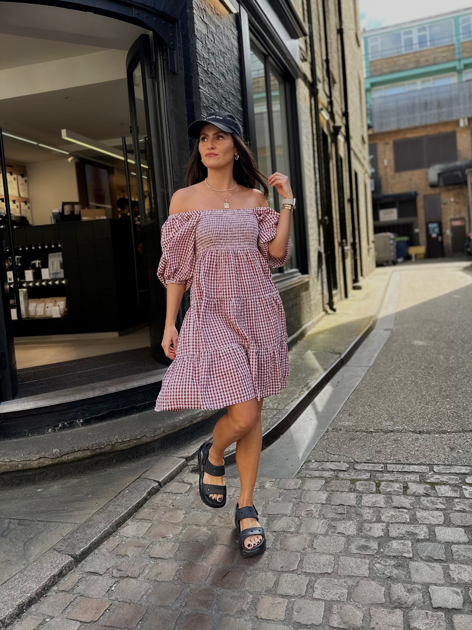 Gingham summer dress. Summer dress. Dress for summer. Comfy summer look. Off-the-shoulder dress. Casual dress. Minimal dress

#LTKeurope #LTKSeasonal #LTKstyletip