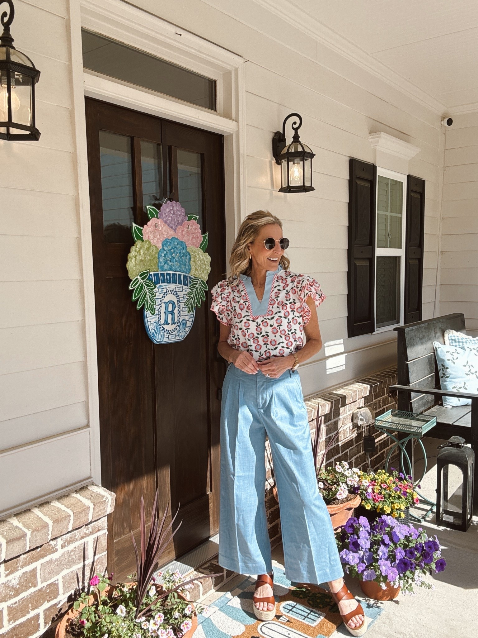 Grab these NOW. You said you wanted work pants, and I found the best pair and linked up so many tops to match them… 

These wide-leg pants just FINALLY hit the site and are such a hero piece for your wardrobe. They’re high-rise, cropped, breezy, flattering, and comfortable enough for all-day wear. Perfect for workdays or weekends, and so easy to pair with any top or the matching blazer. Wearing a size XS in both pants and blazer …. R. U. N. 🙌🏼