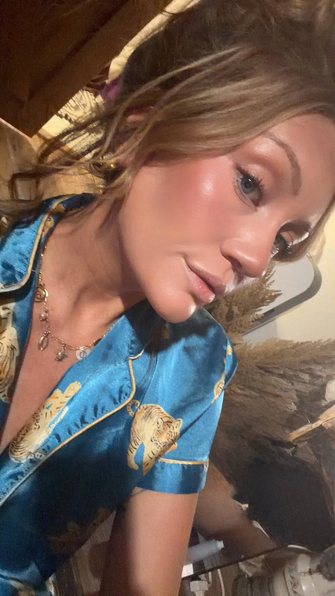 90s supermodel soft glam but make it wearable everyday ✨

This entire look is all about glowy skin, soft sculpting, and healthy lashes — inspired by that Pam Anderson 90s glam but toned down into an everyday clean-girl glow.

Here’s the full breakdown of what I used:

✨ Foundation: Makeup by Mario — this gives the most beautiful skin-like glow while still looking polished. One of my favorite foundations for that “your skin but elevated” look.

✨ Concealer: MAKE concealer (TikTok shop find) — super smooth and brightening without looking heavy.

✨ Liquid Contour: e.l.f. liquid contour — blends like a dream and gives that soft sculpt without looking harsh.

✨ Liquid Blush: e.l.f. liquid blush — the perfect flushed base before layering powder blush.

✨ Bronzer / Highlight Sculpt: Laura Mercier — adds warmth and dimension without looking muddy.

✨ Powder Blush: Patrick Ta — the ultimate blush for that soft lifted cheek moment.

✨ Mascara: L’Oreal Panorama Mascara — lashes look full, fluffy, and separated without getting clumpy. Truly chef’s kiss.

✨ Setting Powder + Spray: Kosas Cloud Set + setting spray — this combo gives that soft airbrushed finish while still keeping skin looking healthy and glowy.

This whole routine gives that soft sculpted glow that photographs beautifully but still looks natural in real life.

Everything is linked here for easy shopping 🤎

#LTKgrwm #LTKBeauty #LTKmorningroutine