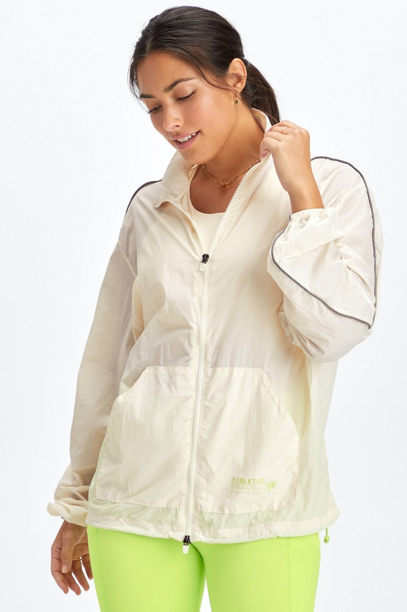 Oversized Flyweight Windbreaker | Fabletics - North America