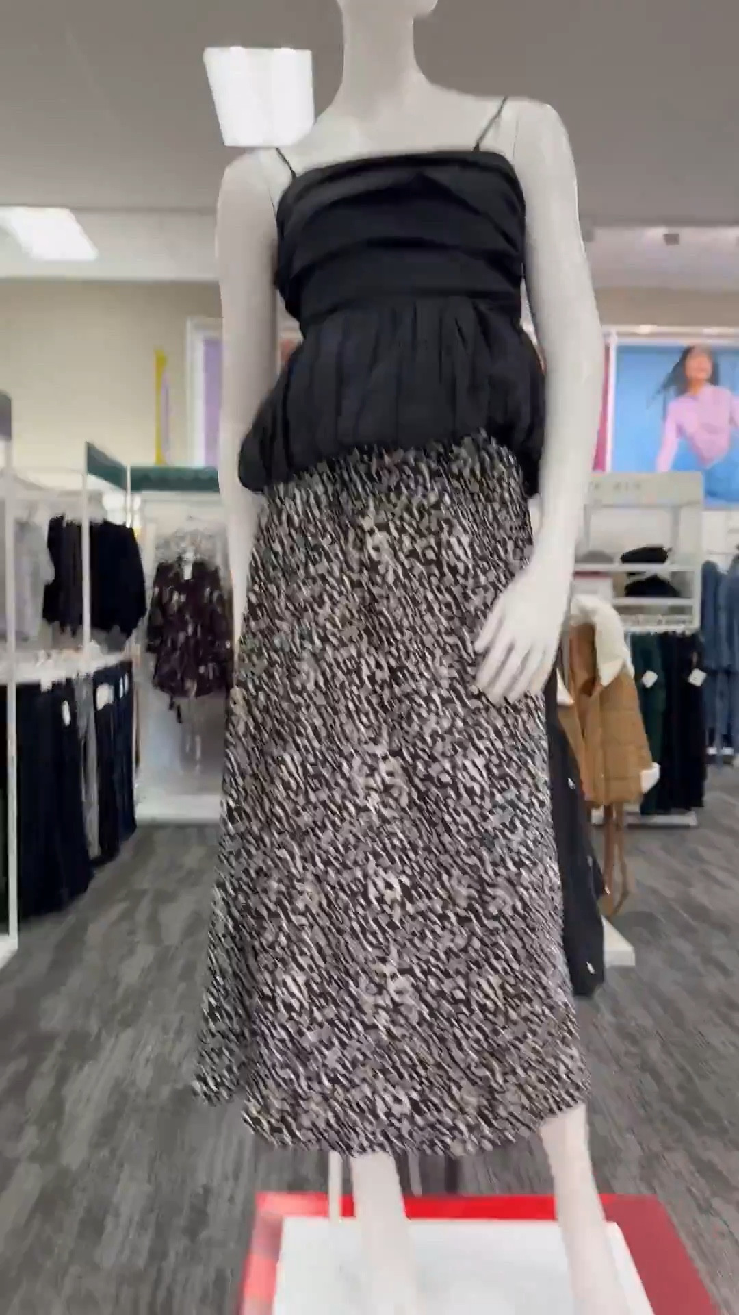 If I had a New Year’s party….this is what I’d be wearing! This embellished dress is adorable! 

@target

#LTKmomlife #LTKHoliday #LTKgrwm