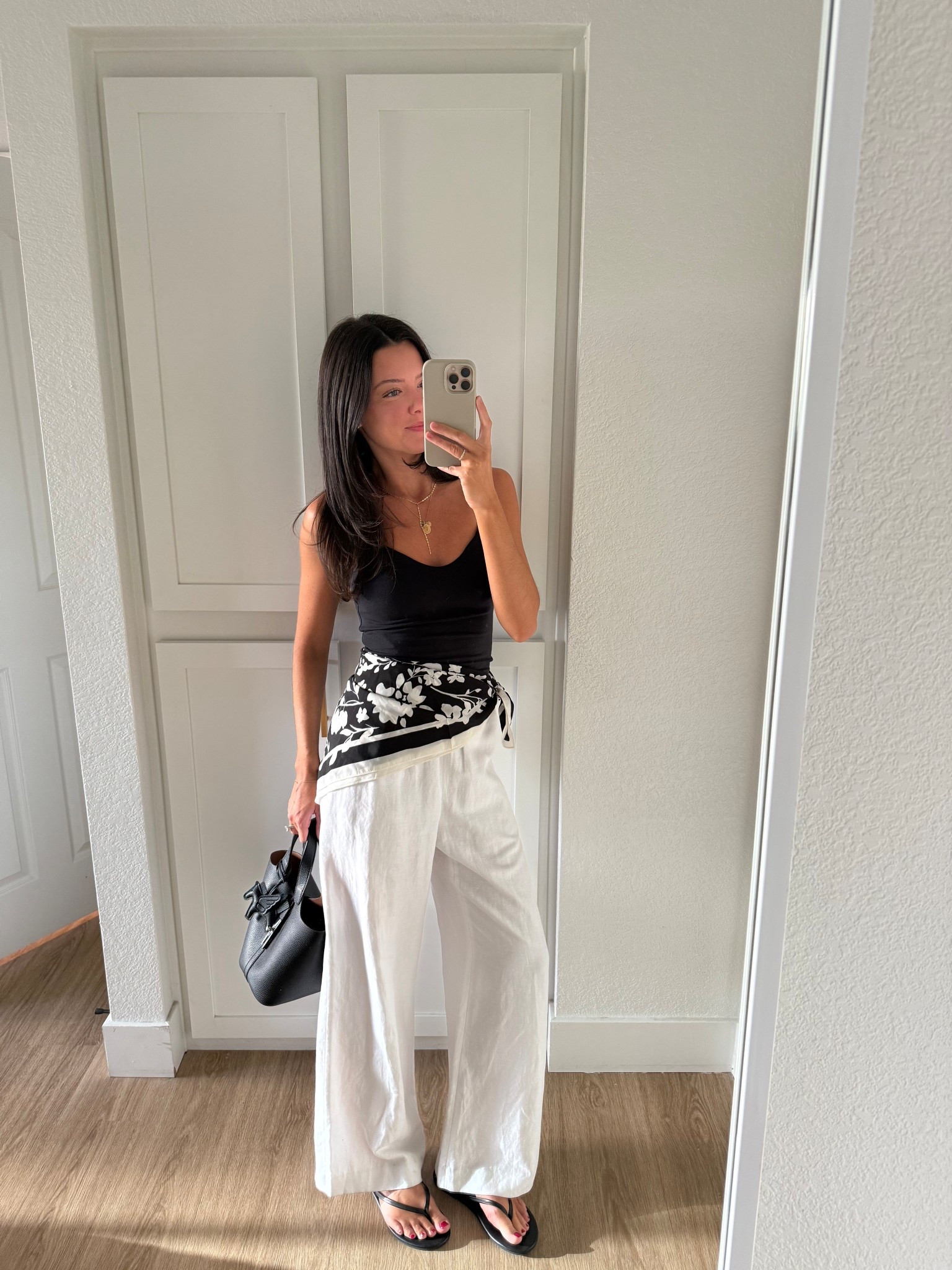 Comfy but polished Friday night dinner outfit! I’m 5’7” wearing a small in the pants and XS in the top 