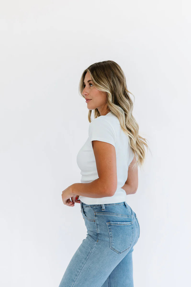 Chloe Top in White | FEHRNVI