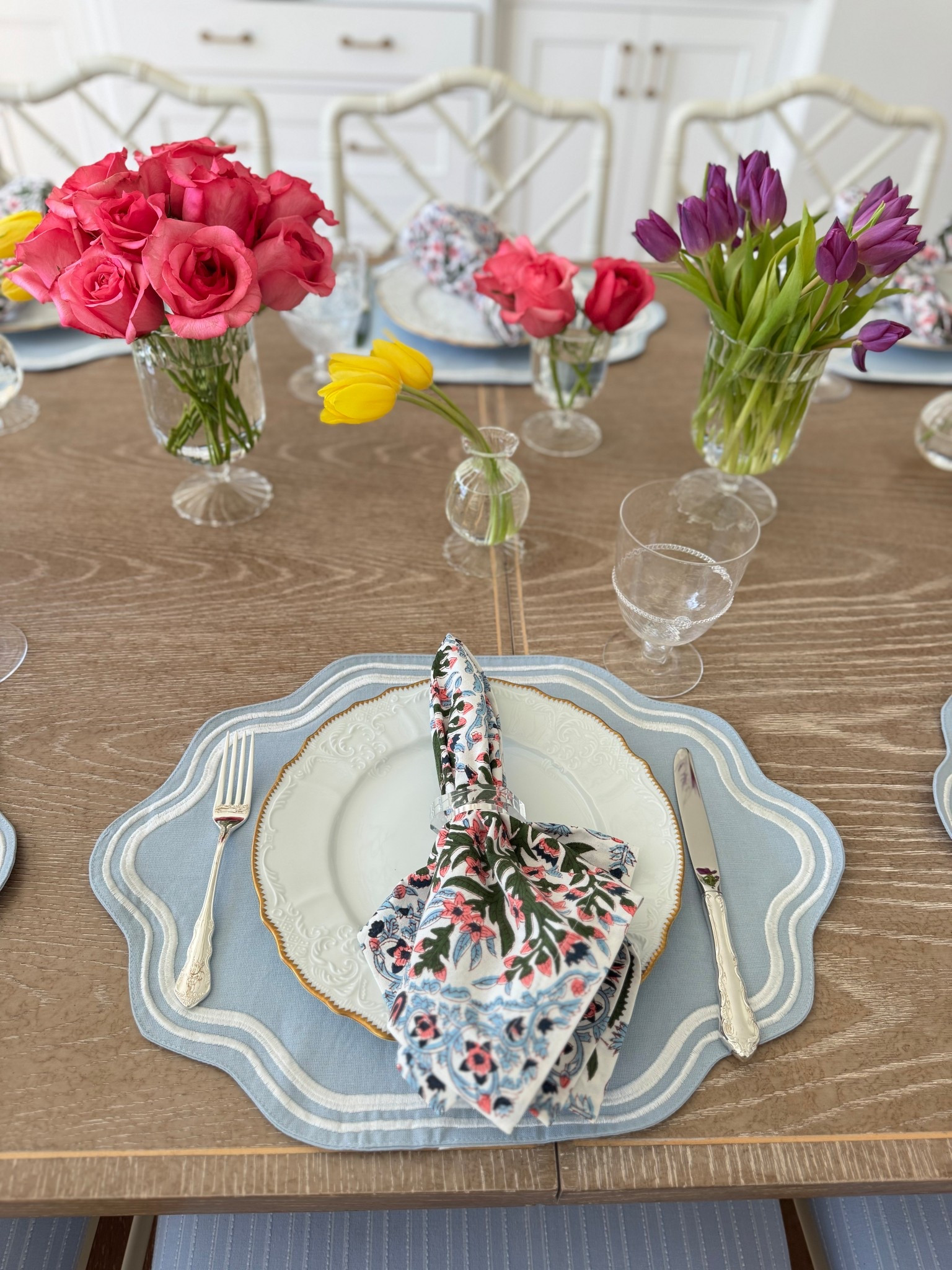 Spring entertaining, tablescape, Mother’s Day, scallop placemat, floral napkin, Juliska 

#LTKSeasonal #LTKStyleTip #LTKHome