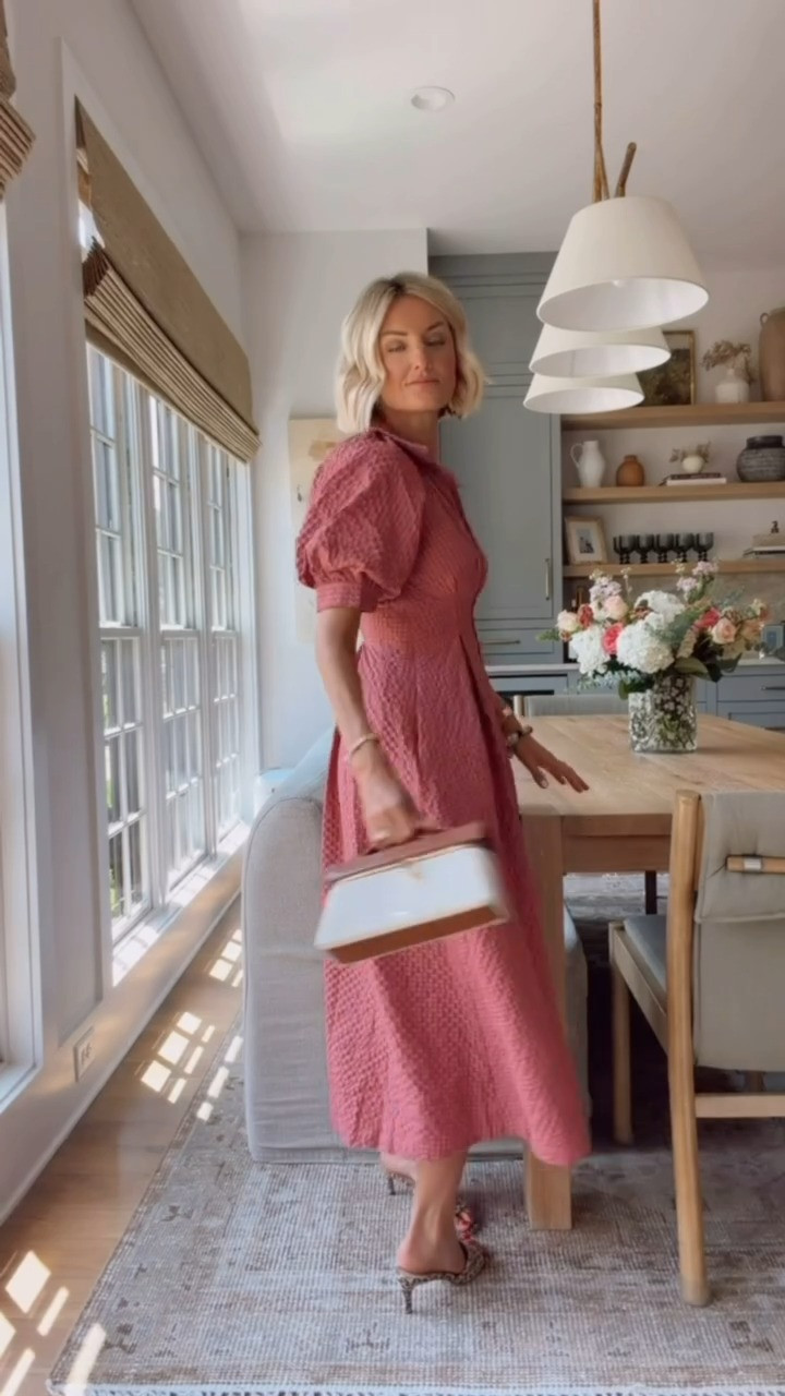 Really love the dusty pink shade of this dress with the texture and puff sleeves! So feminine and flirty, while still being modest! Wearing XS

Loverly grey, anthropologie, womens fashion, fall transitional midi dress 

 #LTKSeasonal