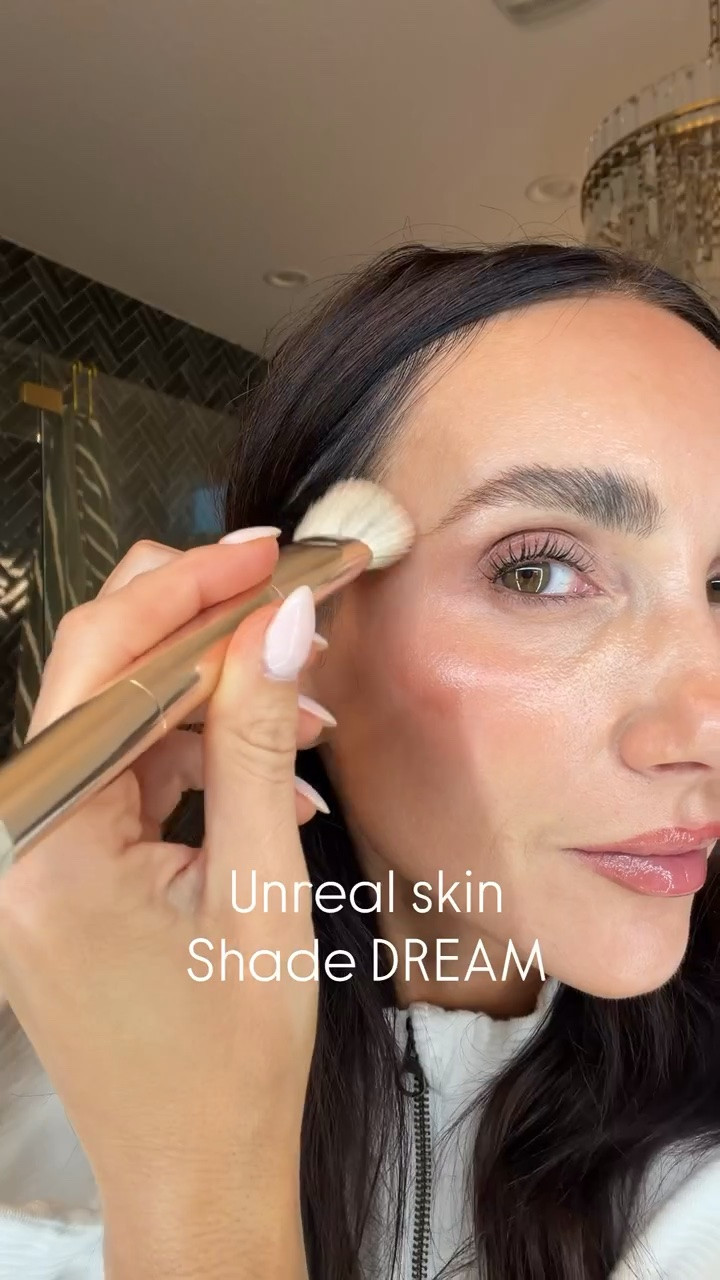 Highlighter shade Dream.