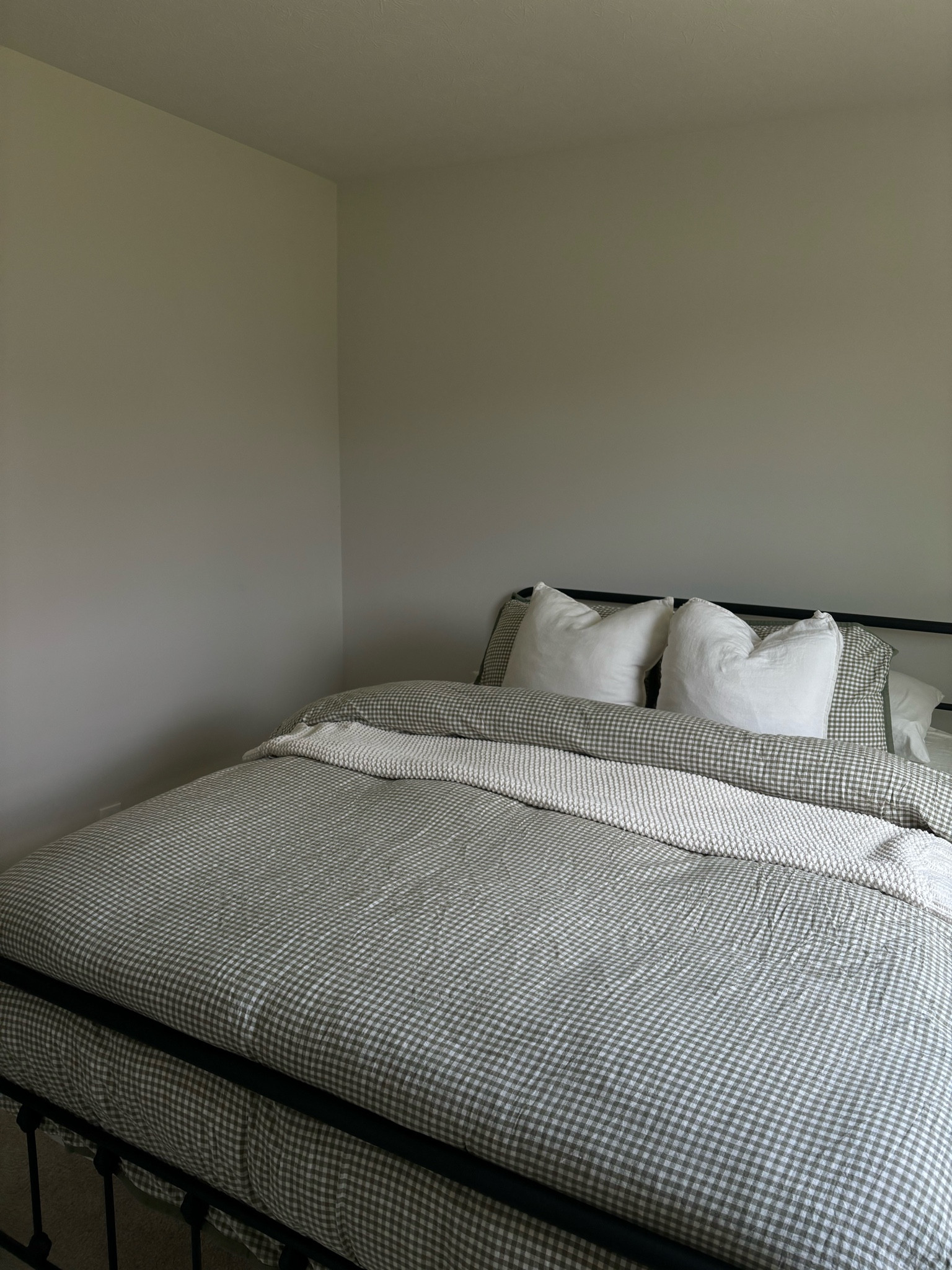 guest bedroom bedding is so cute - green gingham is my new obsession 

#LTKStyleTip #LTKFindsUnder100 #LTKSaleAlert