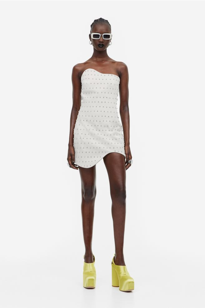 Vestido bandeau embellecido con cuentas | H&M (FR, IT, ES, PT, BE)