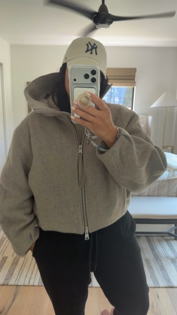 This is color Dark Driftwood Heather and I’m wearing a size medium (it’s oversized).

#LTKTravel #LTKMidsize #LTKOver40