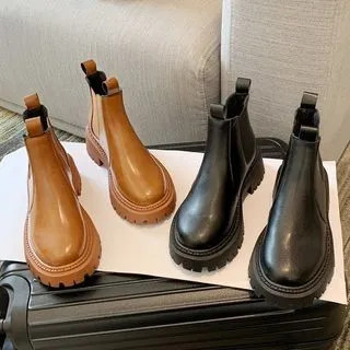 Bolitin Platform Short Chelsea Boots | YesStyle | YesStyle Global