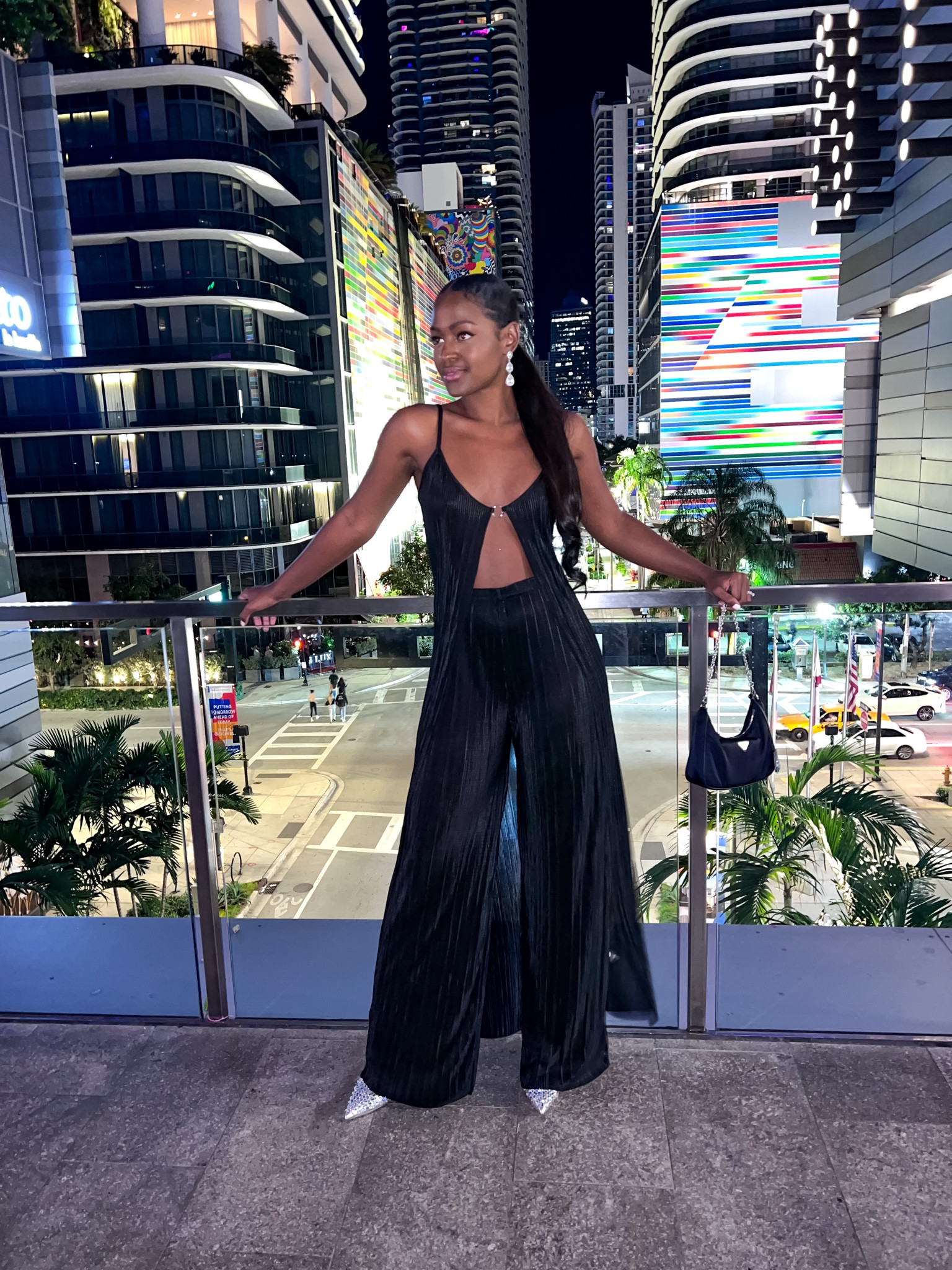 Black set with a cape feature 🖤

#LTKCyberweek #LTKfit #LTKsalealert