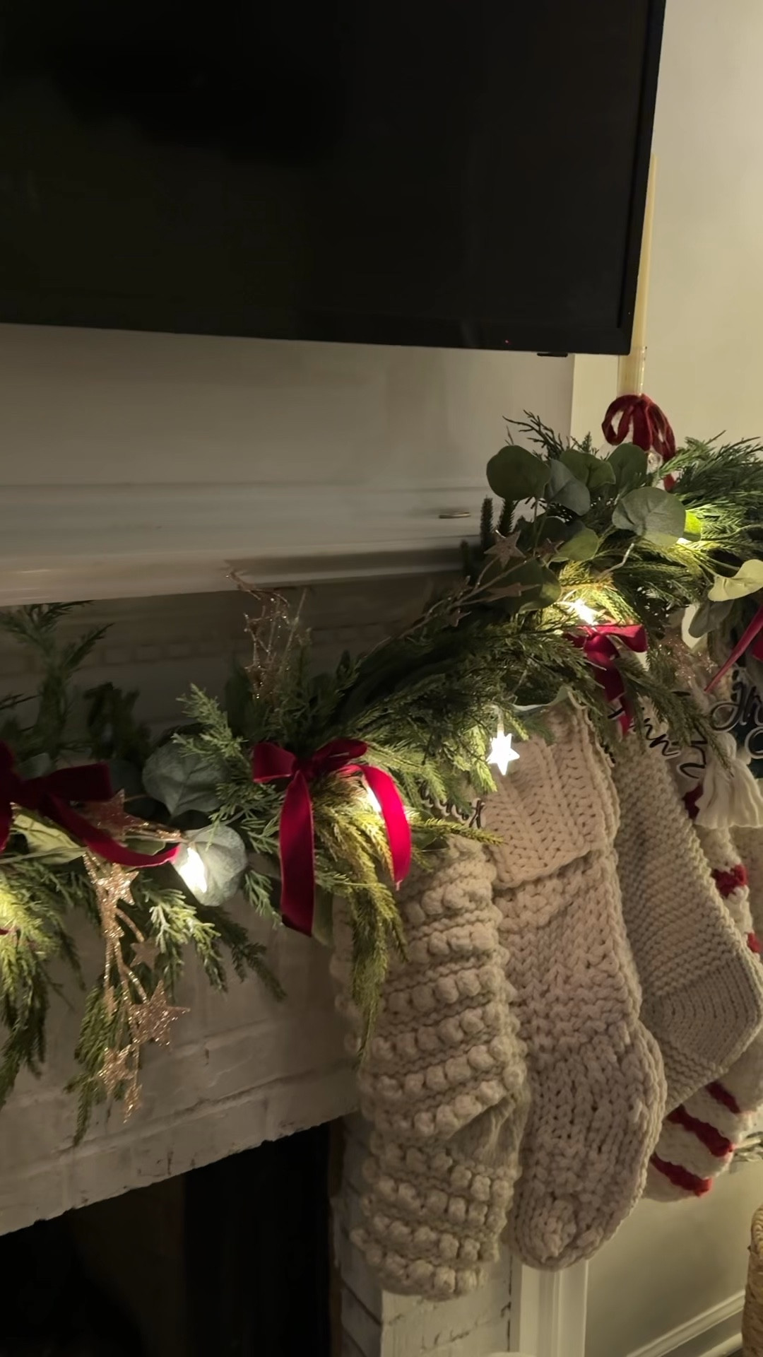 The star lights just makes the entire scene magical 😍 #christmaslights #twinklelights #homedecor 

#LTKParties #LTKHoliday #LTKHome