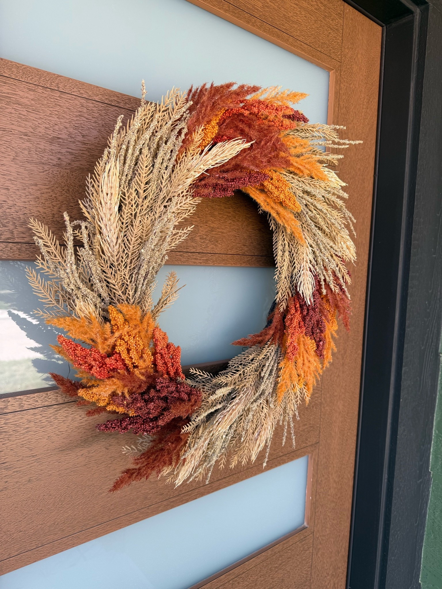 The easiest way to add a little fall to your front door 🍂🤎 I’m loving this wreath from Kohl’s! Today is the last day of Kohl’s Deal Days, so you can save 25% with code TAKE25! @Kohl's #kohls #kohlspartner #kohlsfinds