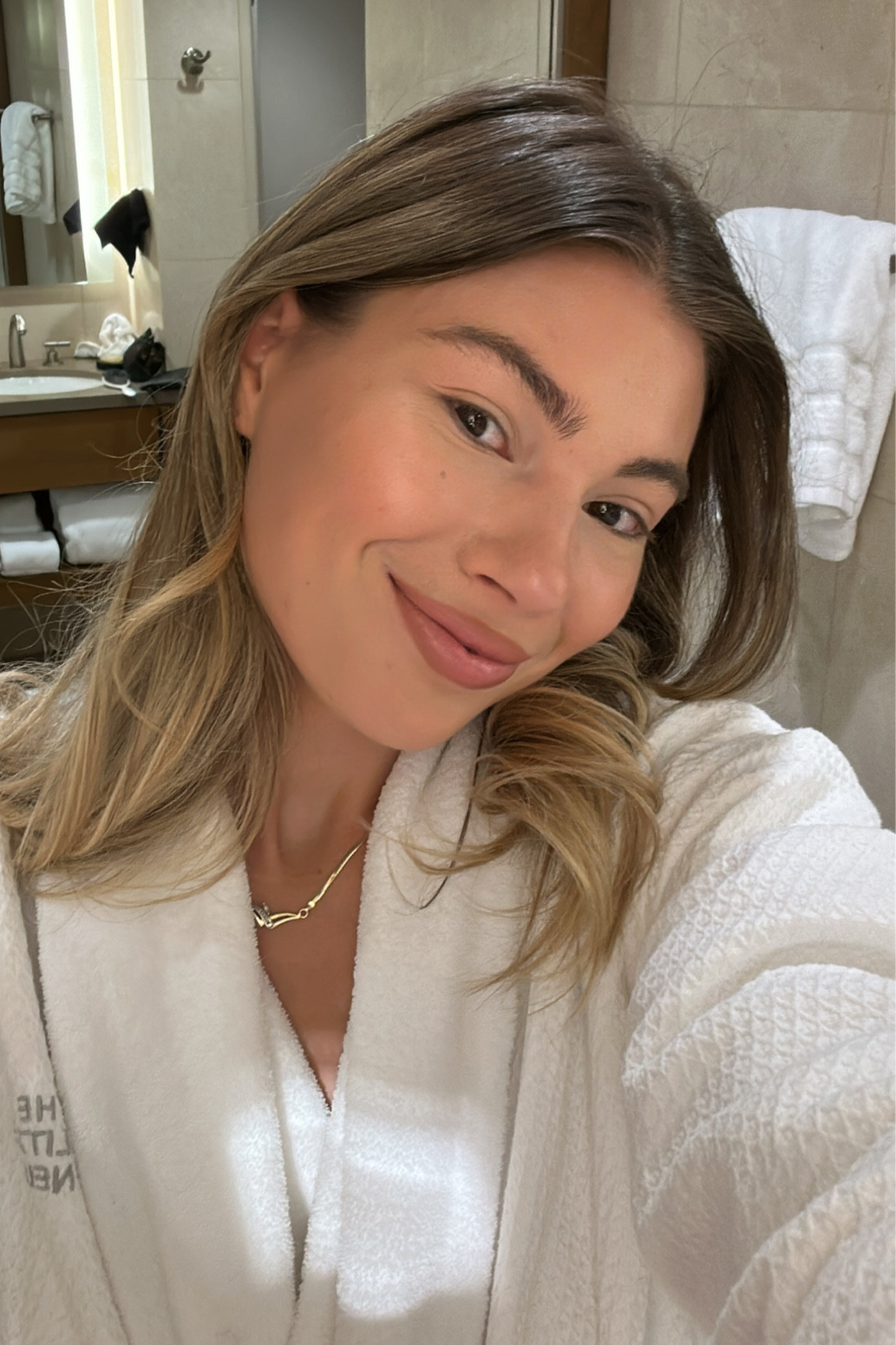 Favourite moisturizing serum for plump skin (works well on dry winter skin!)