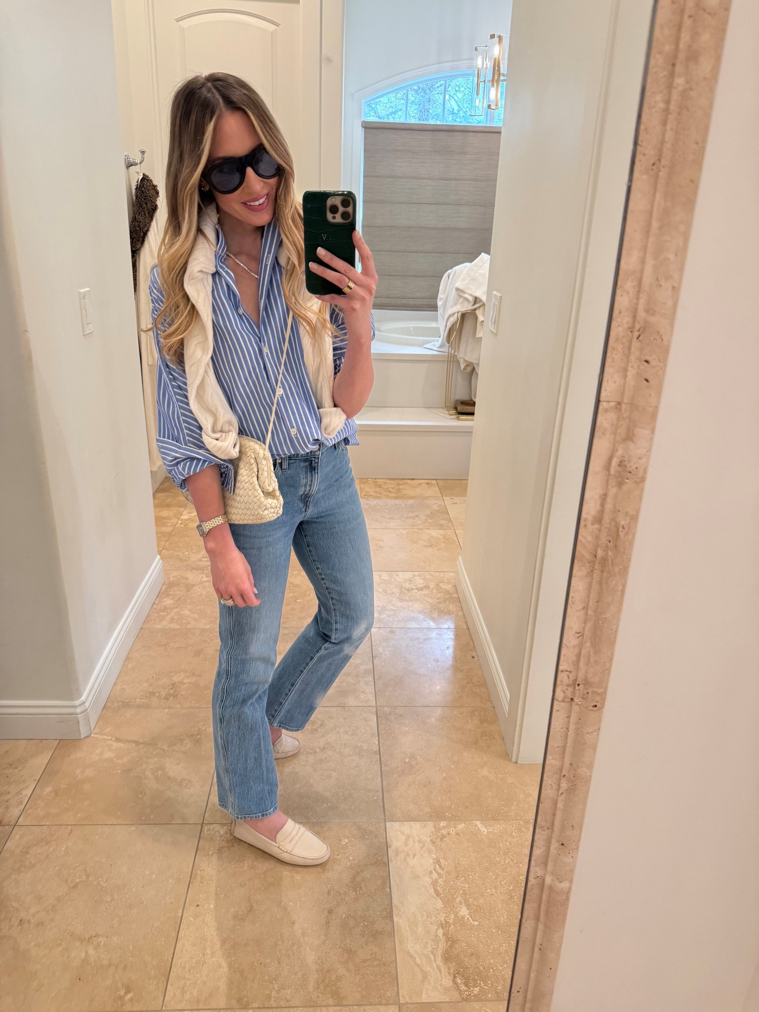 Everything I am wearing today. Comfortable but dressed up.



Jeans, button down, crossbody bag, cashmere sweater, cable knit 

#LTKdayinmylife #LTKSeasonal #LTKmomlife