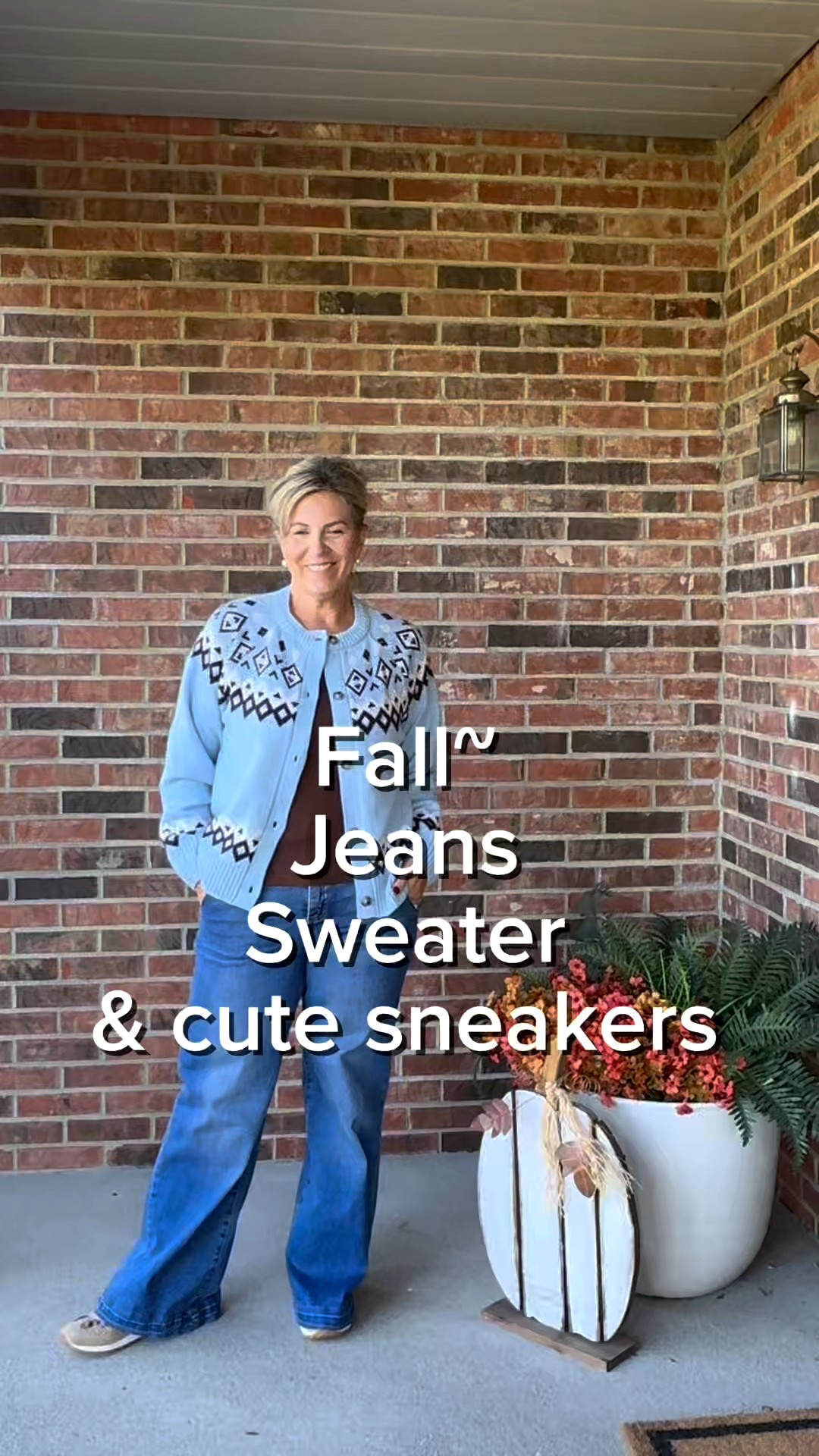Sweater size large
tank size large
jeans size 31(they run big)
Sneakers to decide
