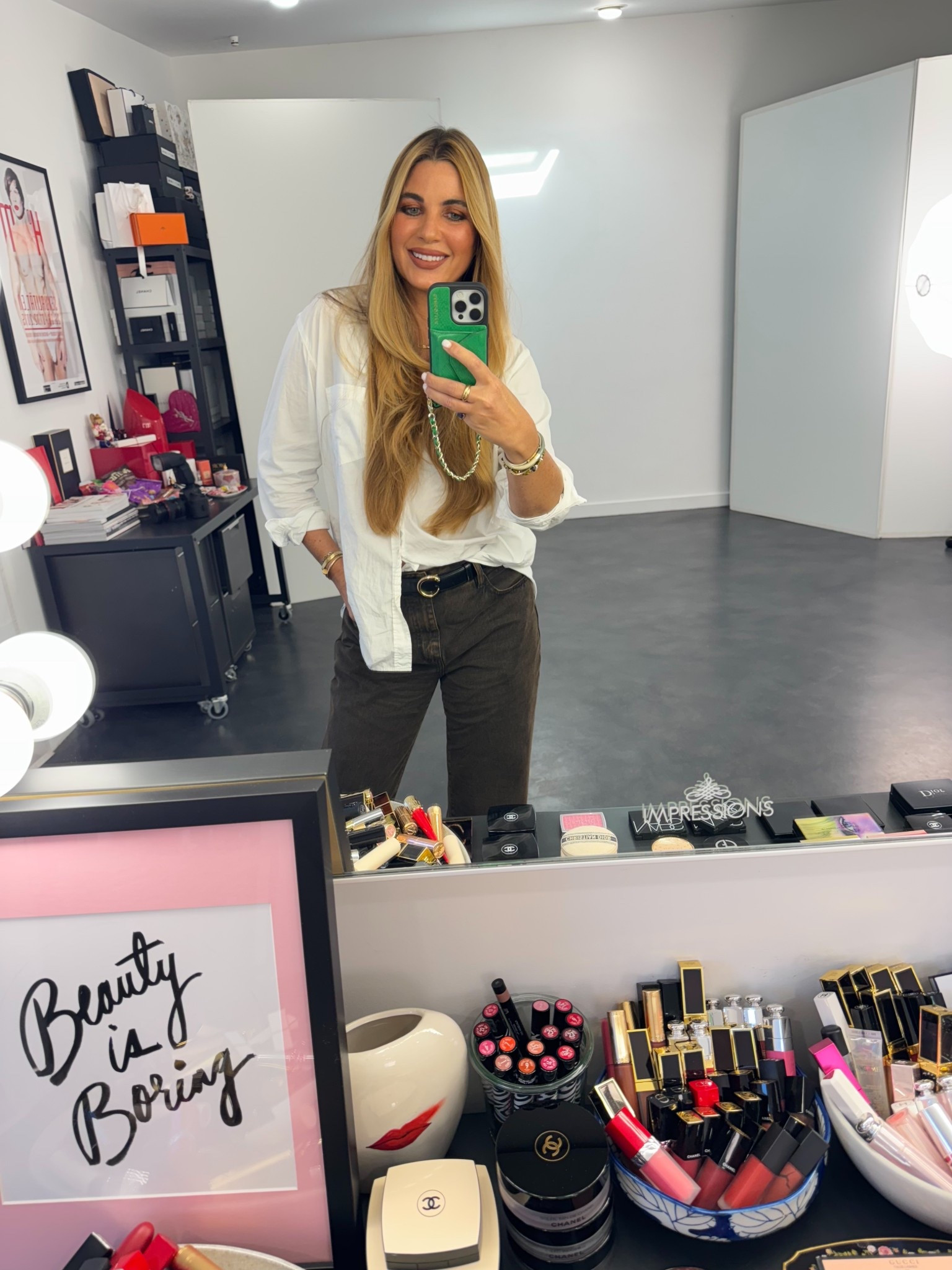 Lip color: iconic rose 
Shirt: medium 
Pants: 28 
Bronzer: golden medium 
Dior highlighter 001
Académie Hair Sea Glass + T3 hot rollers 

#LTKFindsUnder50 #LTKBeauty #LTKStyleTip