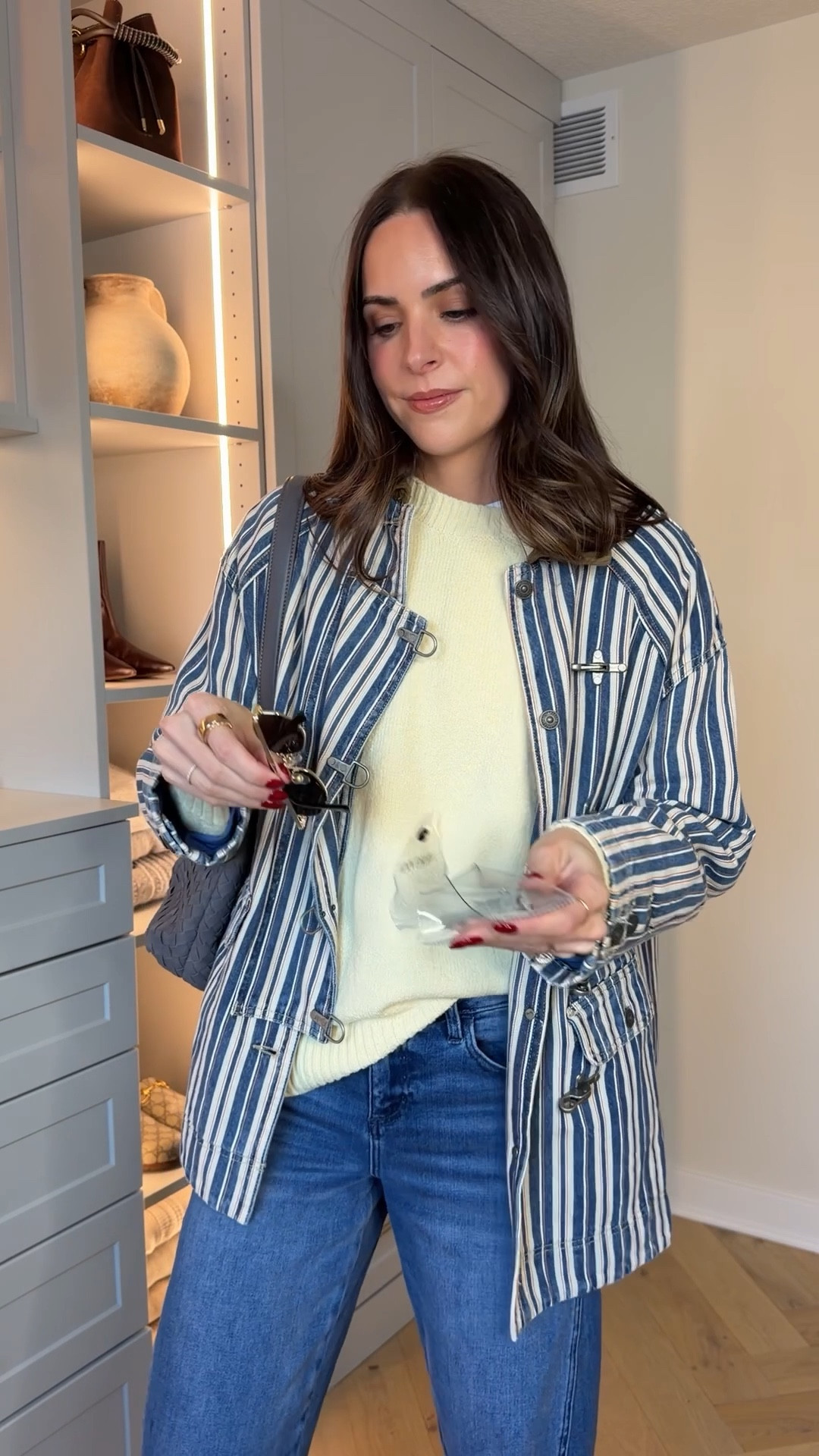 Letting in some lighter tones to my closet 💛🧈
Sweater: tts (S) oversized 
Jeans: size down 1 (26) 
Jacket: size down! Wearing XS 
Sneakers: tts, size up if between 


#LTKootd #LTKgrwm #LTKmomlife