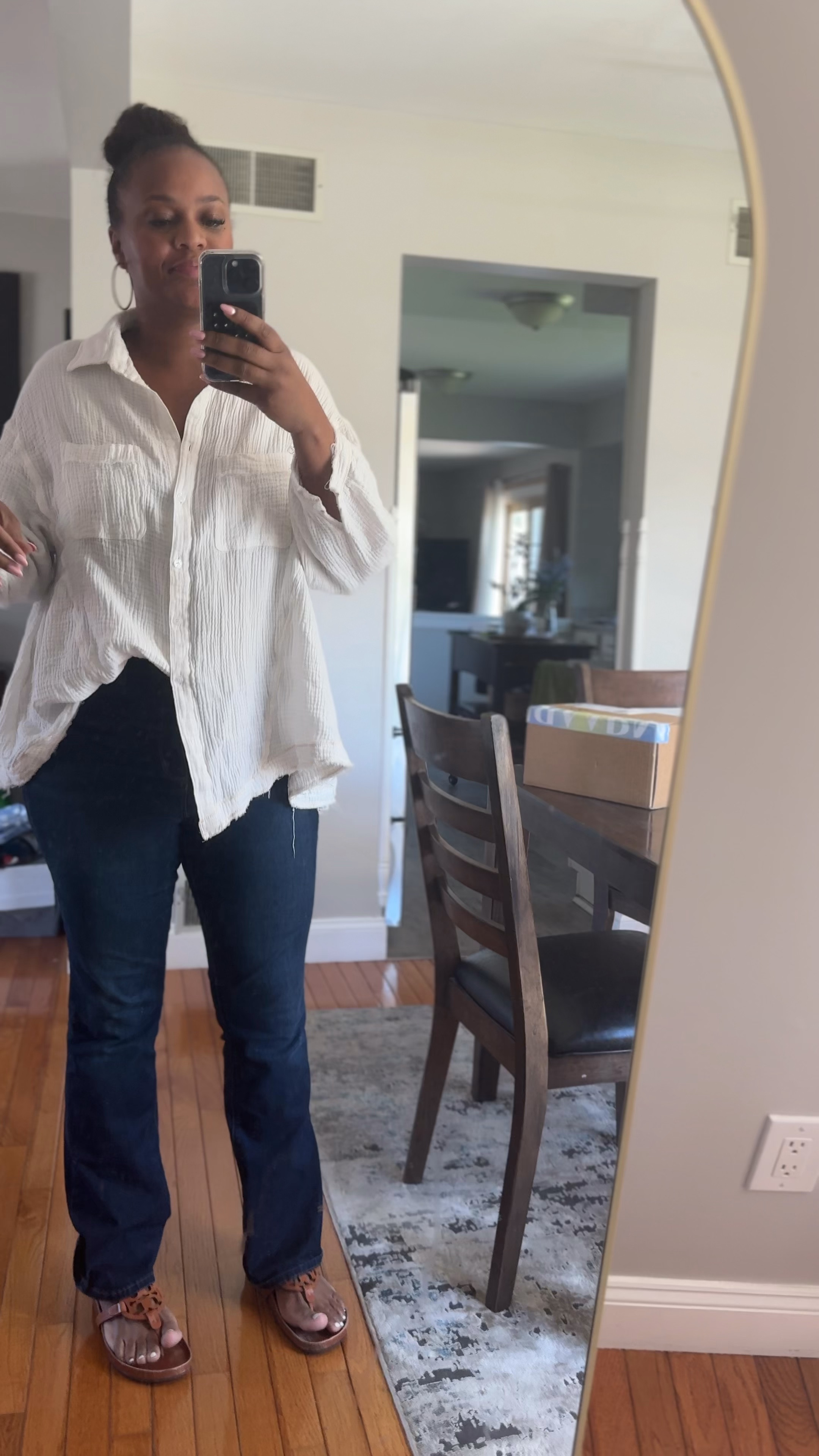 These jeans are so flattering and under $20! I’ve had them for the last few years and I’m in love! 



#LTKover40 #LTKfindsunder50 #LTKmidsize