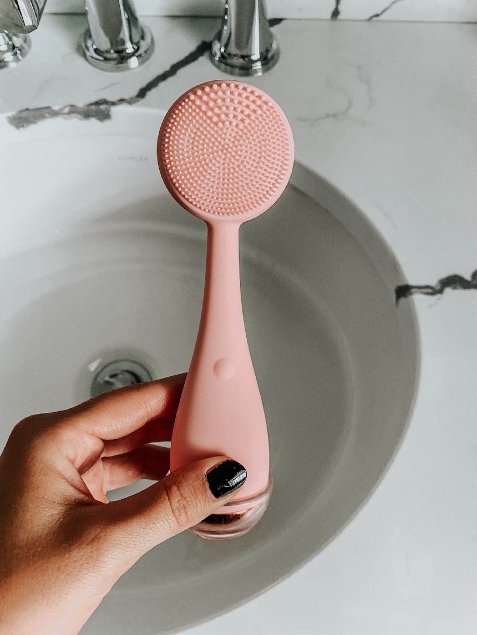 $40 off the PMD face cleaning device we love for a deep clean 🫧