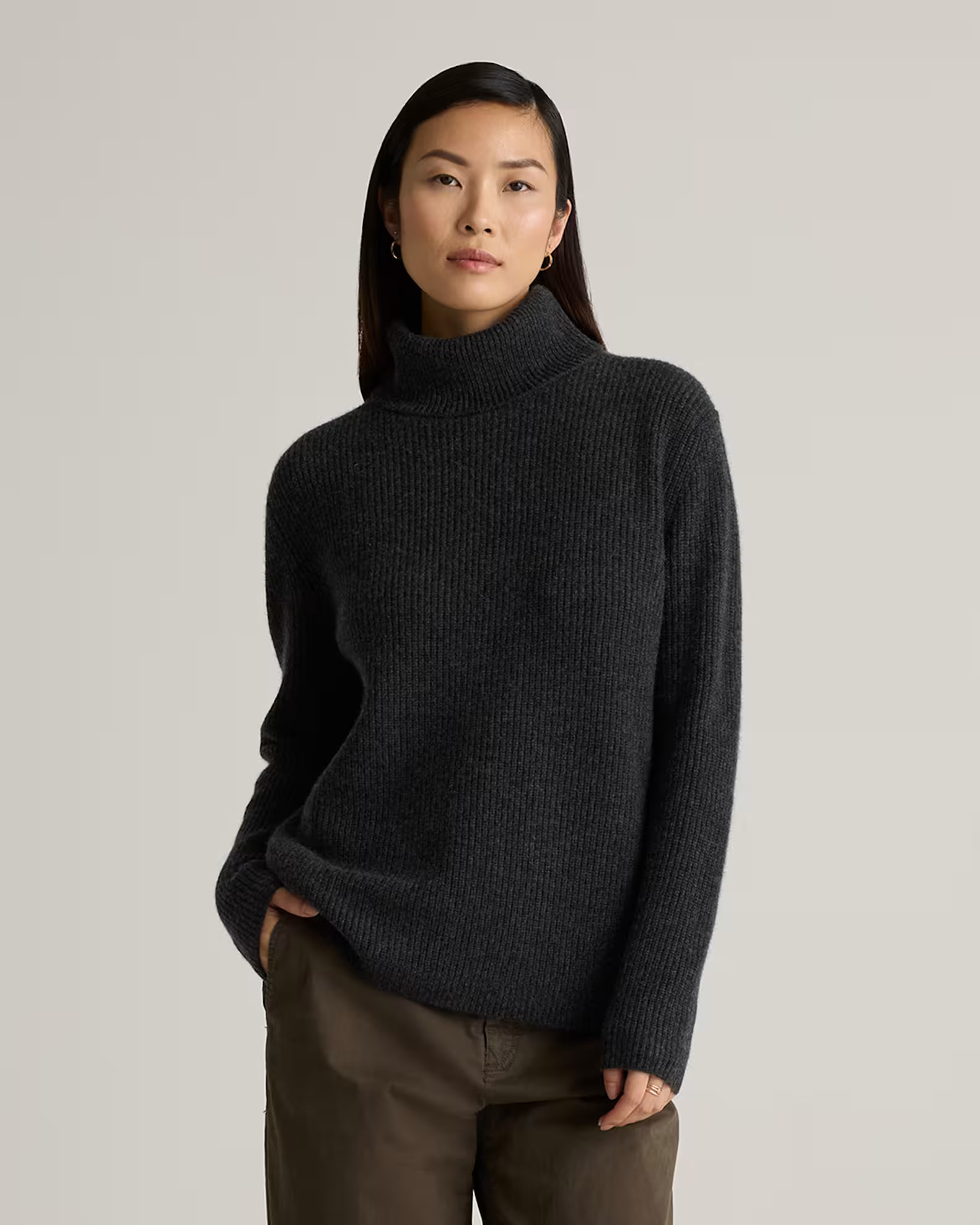 Mongolian Cashmere Fisherman Turtleneck Sweater in Heather Charcoal | Quince