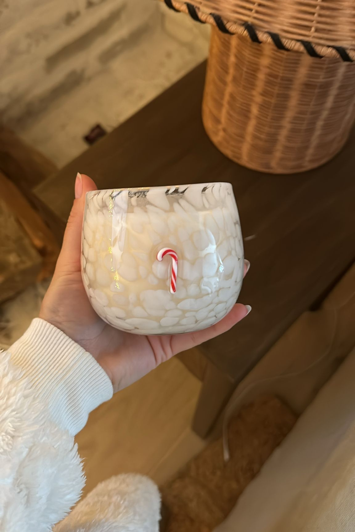 This candle smells amazing and you can get it with 30% off using my early access code VALERIA30 😉

#LTKHoliday #LTKGiftGuide #LTKSaleAlert