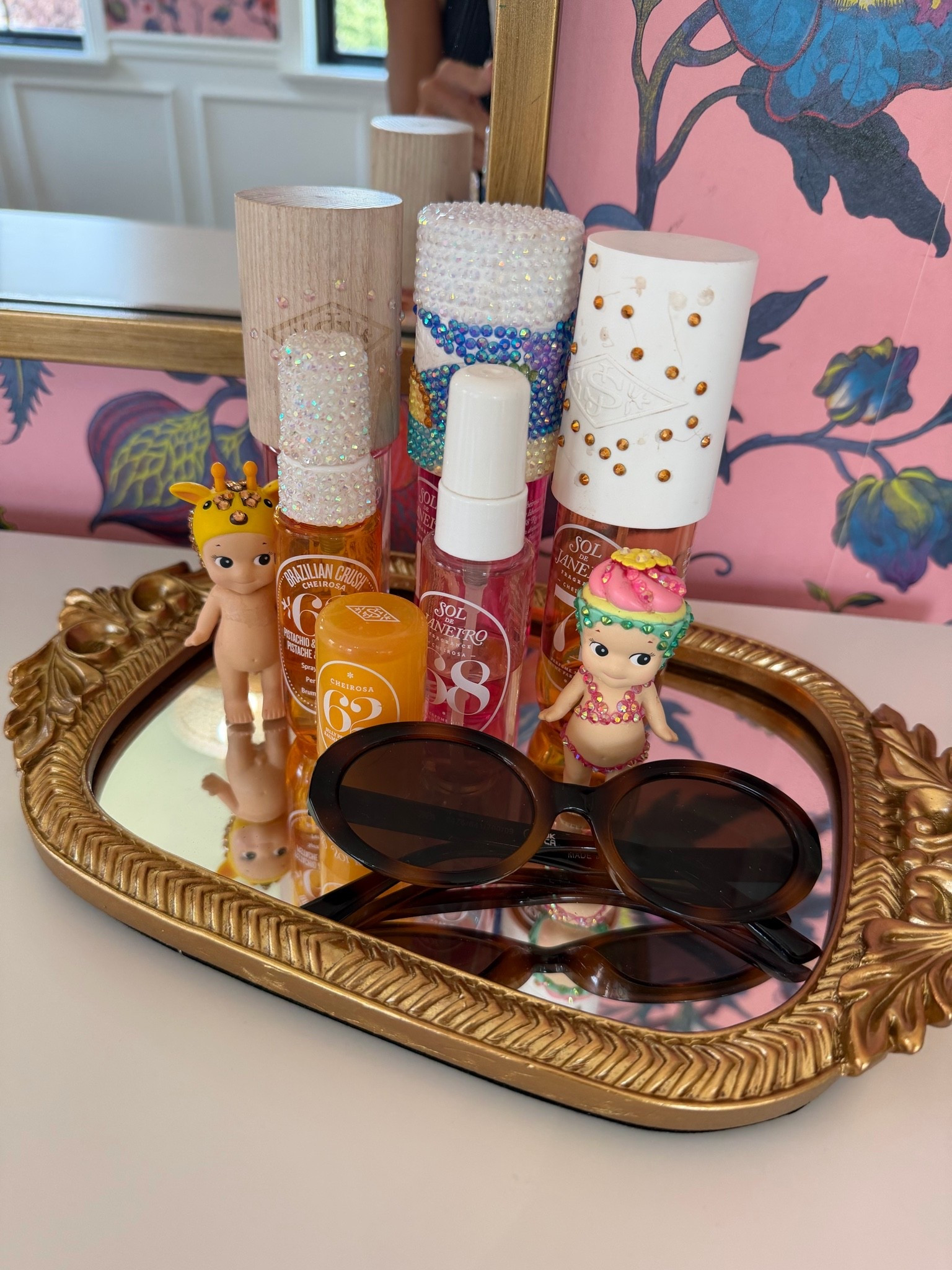 Cute perfume tray for tween room!